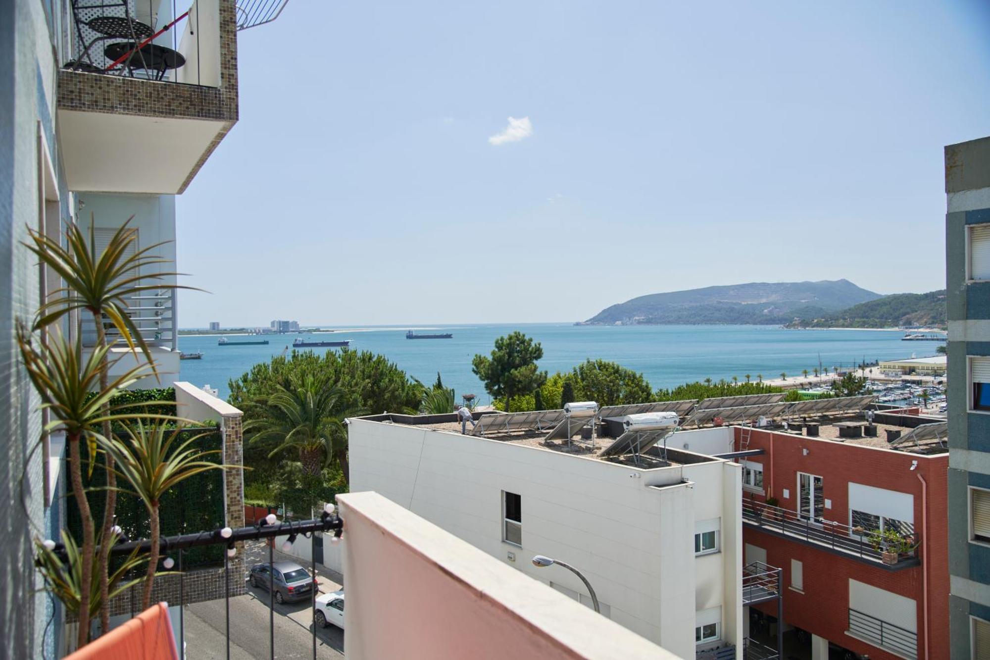 Apartment Sunset Bay View, Renovated Apt, By Timecooler Setubal