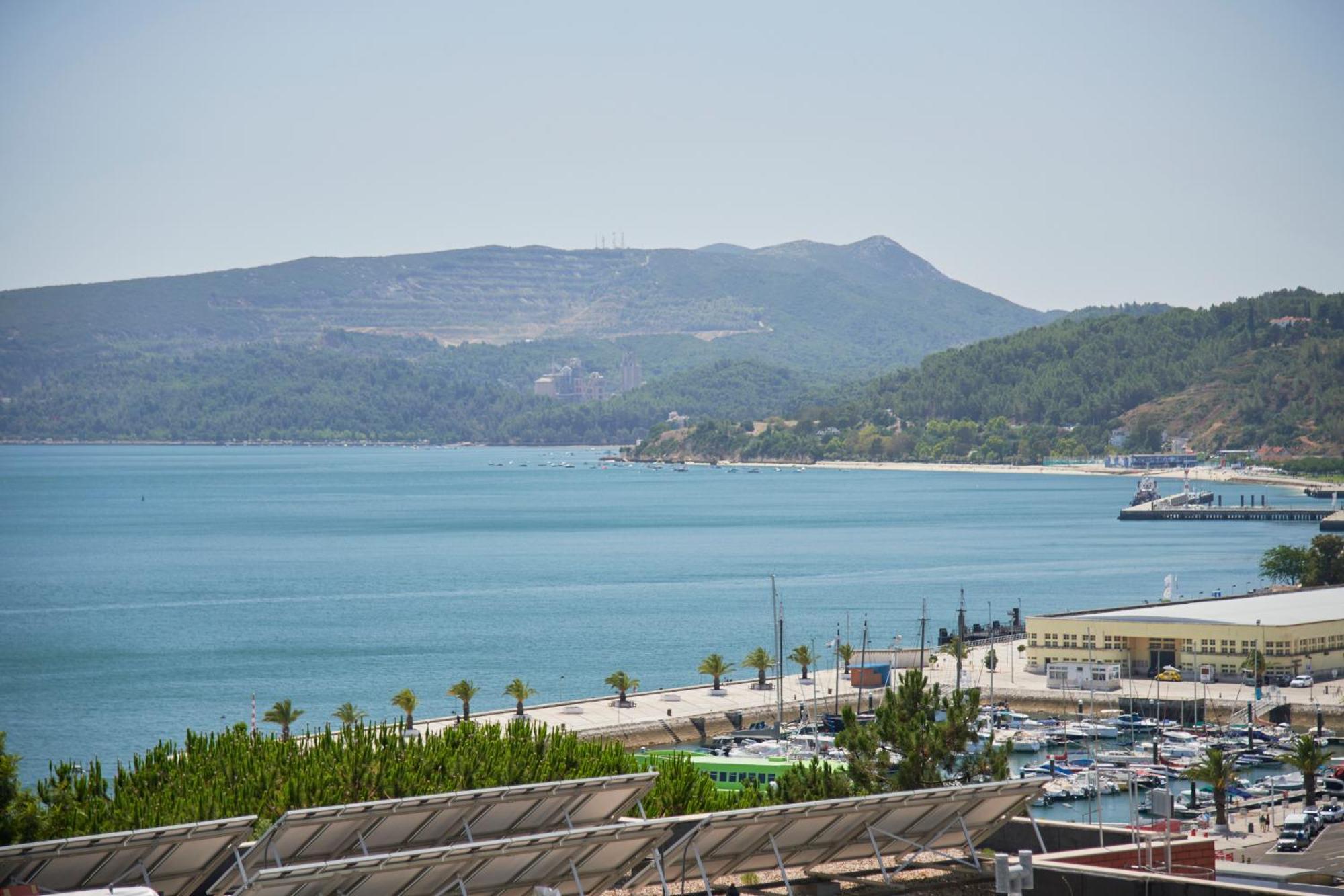 Apartment Sunset Bay View, Renovated Apt, By Timecooler Setubal