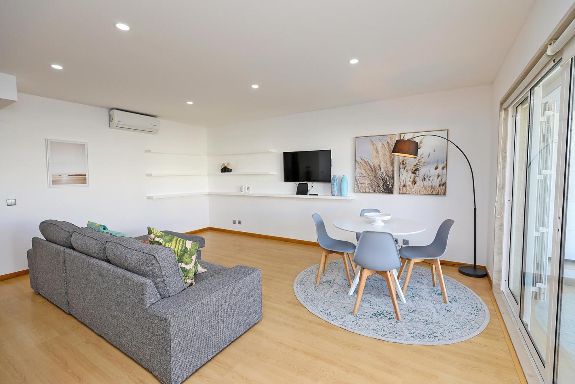 B19 - Marina Bay Apartment *