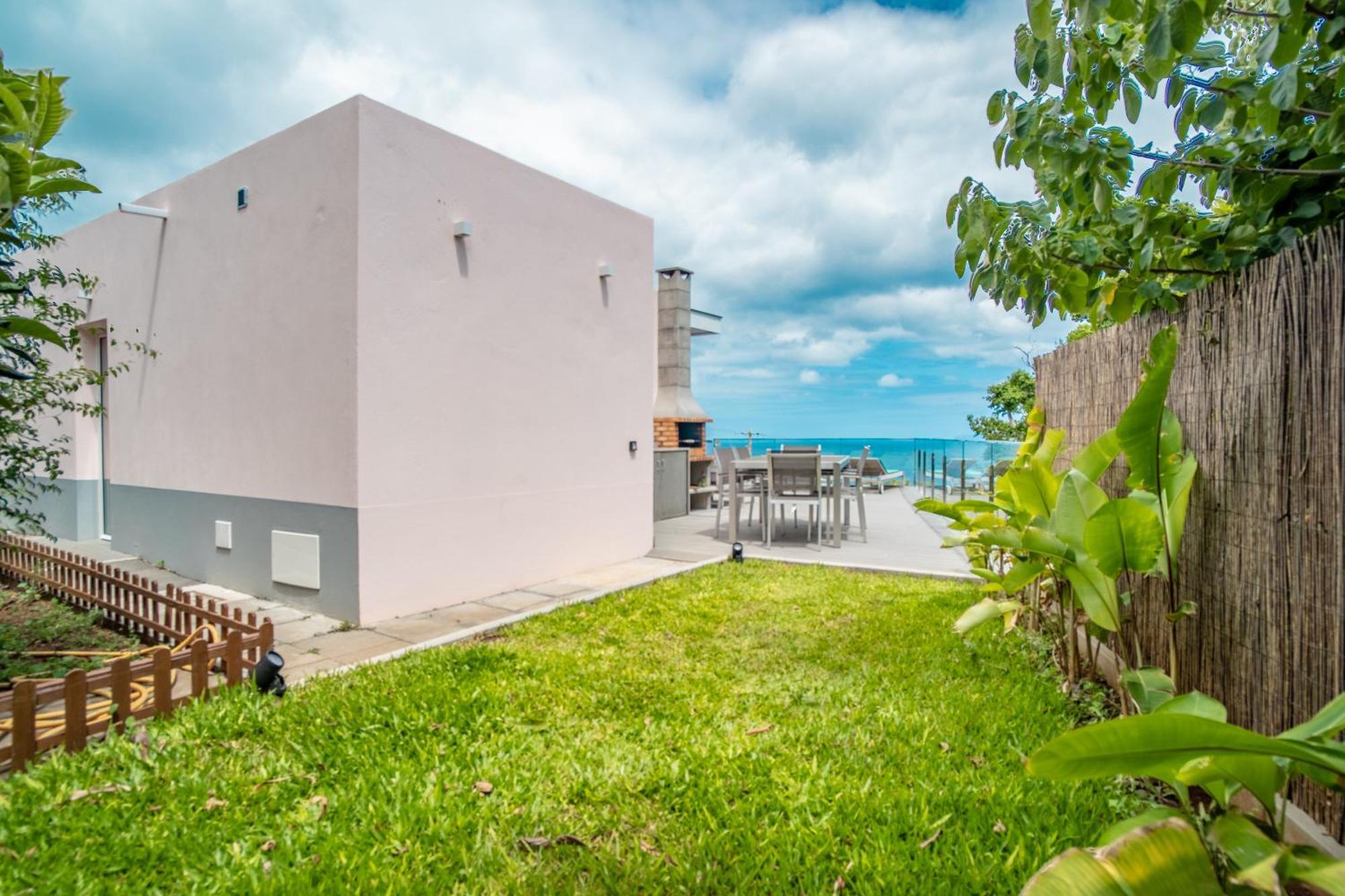 Azinhaga Villa