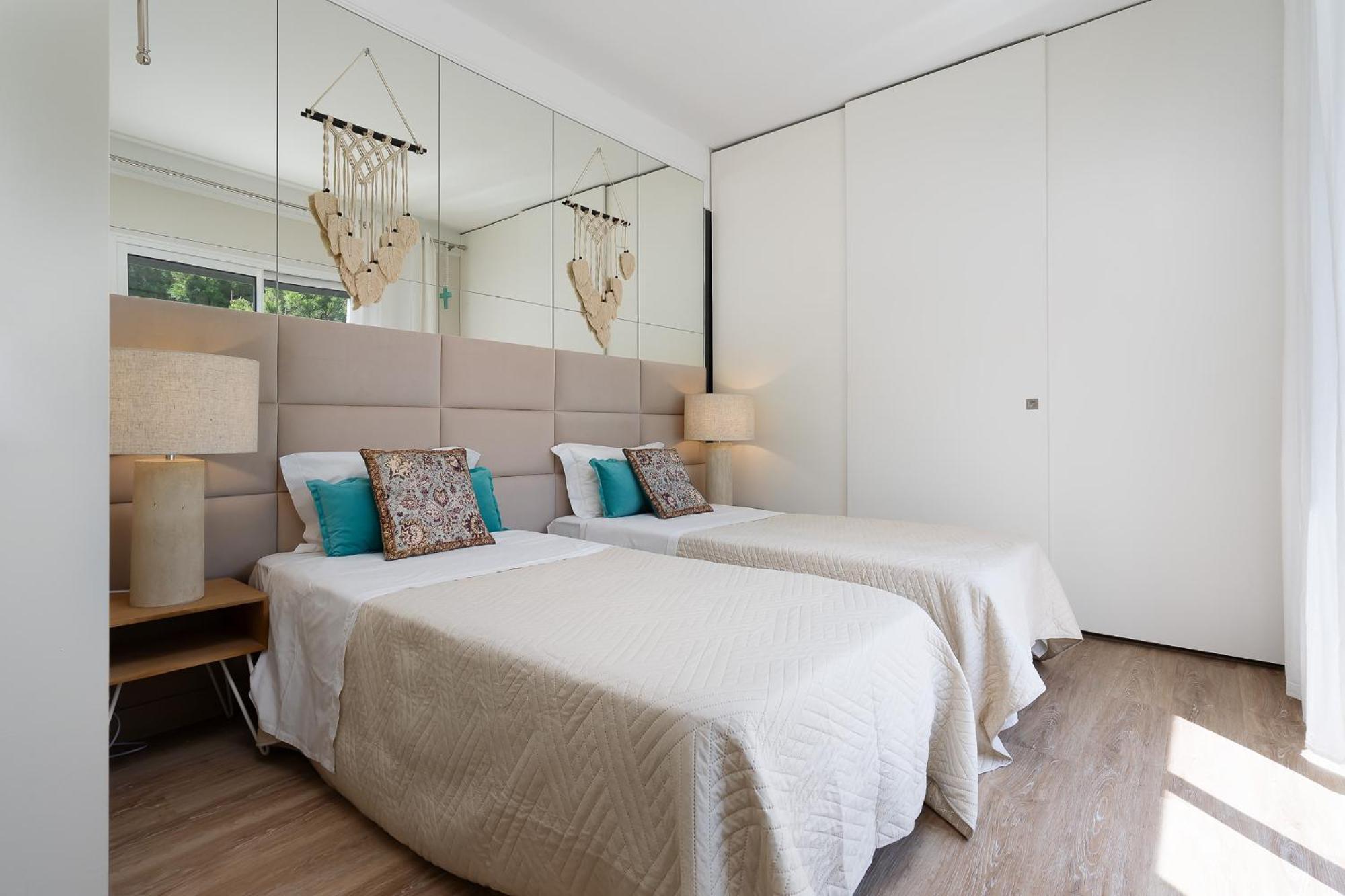 Belharucas, 400 Meters From Appartement *