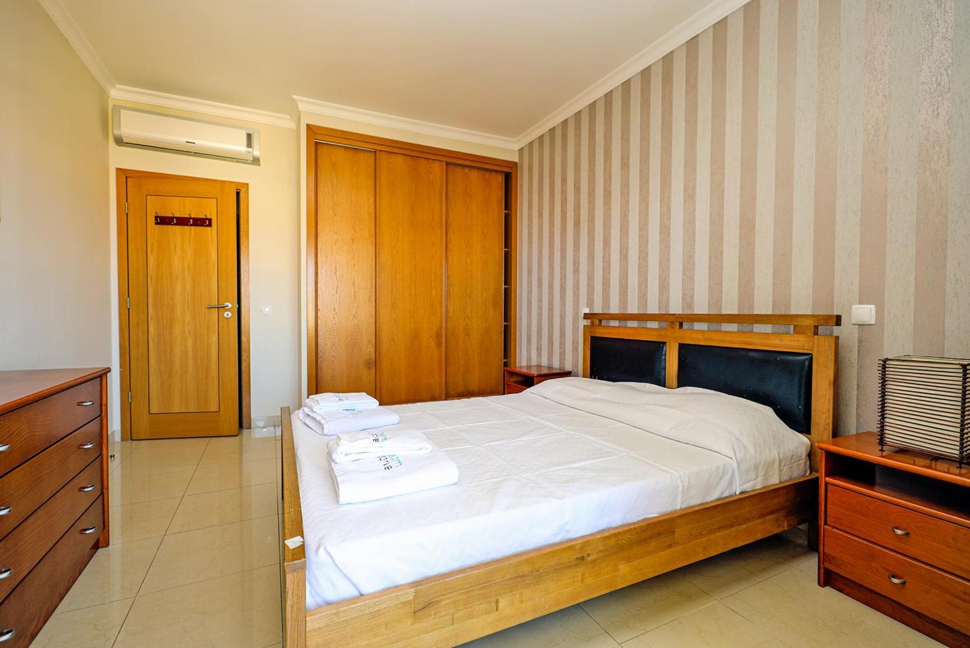 C07 - 3 Bed Luxury Penthouse In Downtown