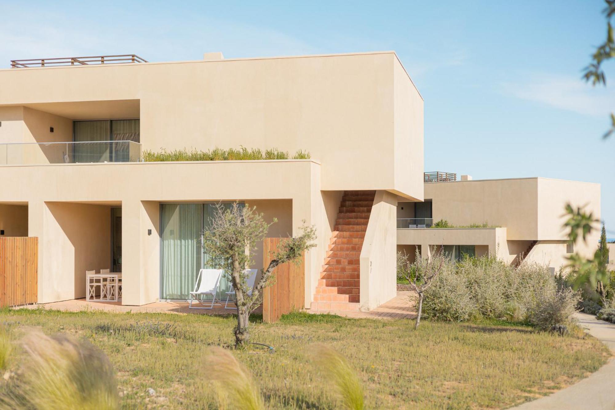 White Shell Resort 4*