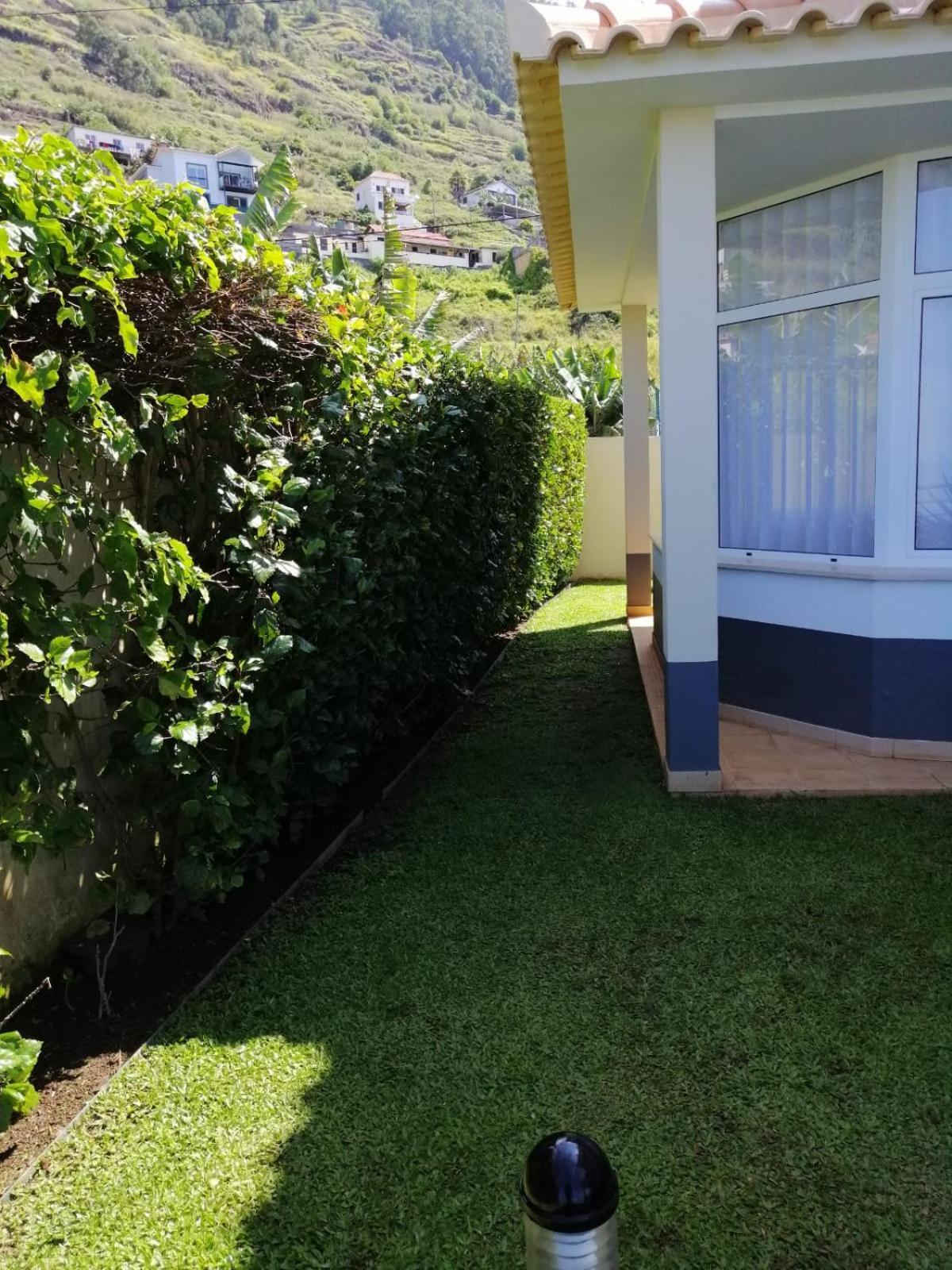 Villa Luxury With Private Heated Pool, Garden And Views Of The Sea And Mountains.