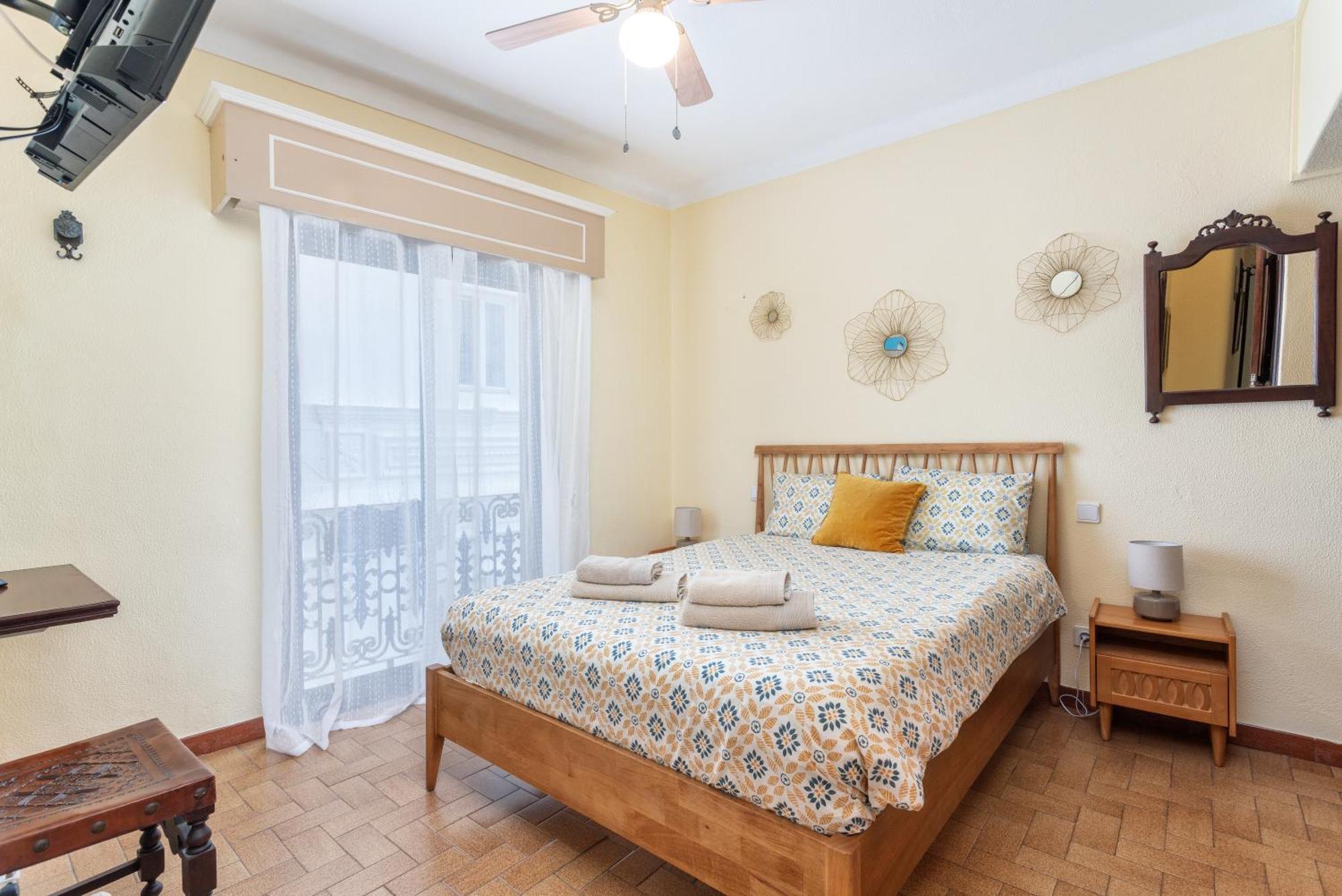 Guest house Al - Local Bicuar 3*