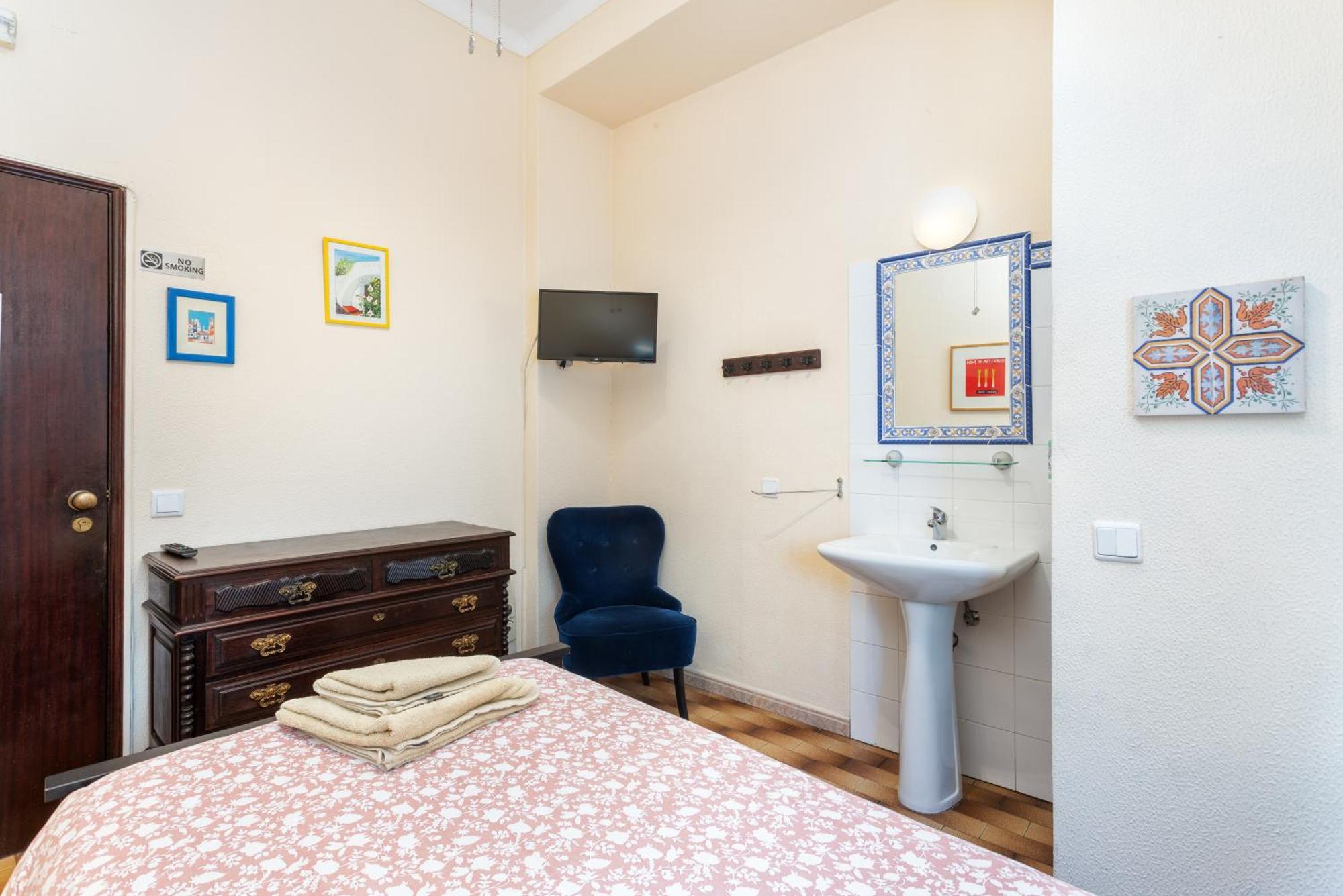 Guest house Al - Local Bicuar 3*