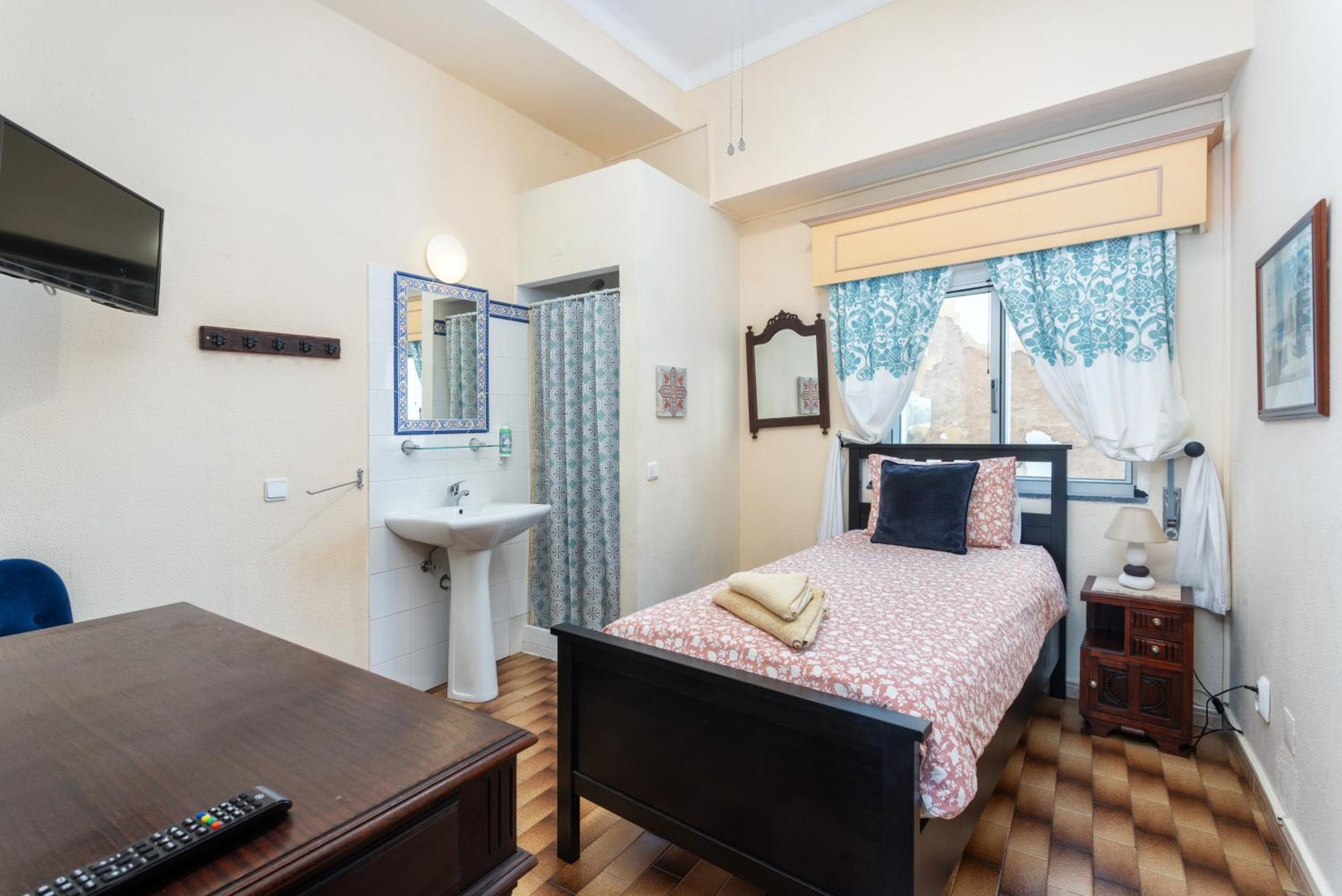 Guest house Al - Local Bicuar Olhao