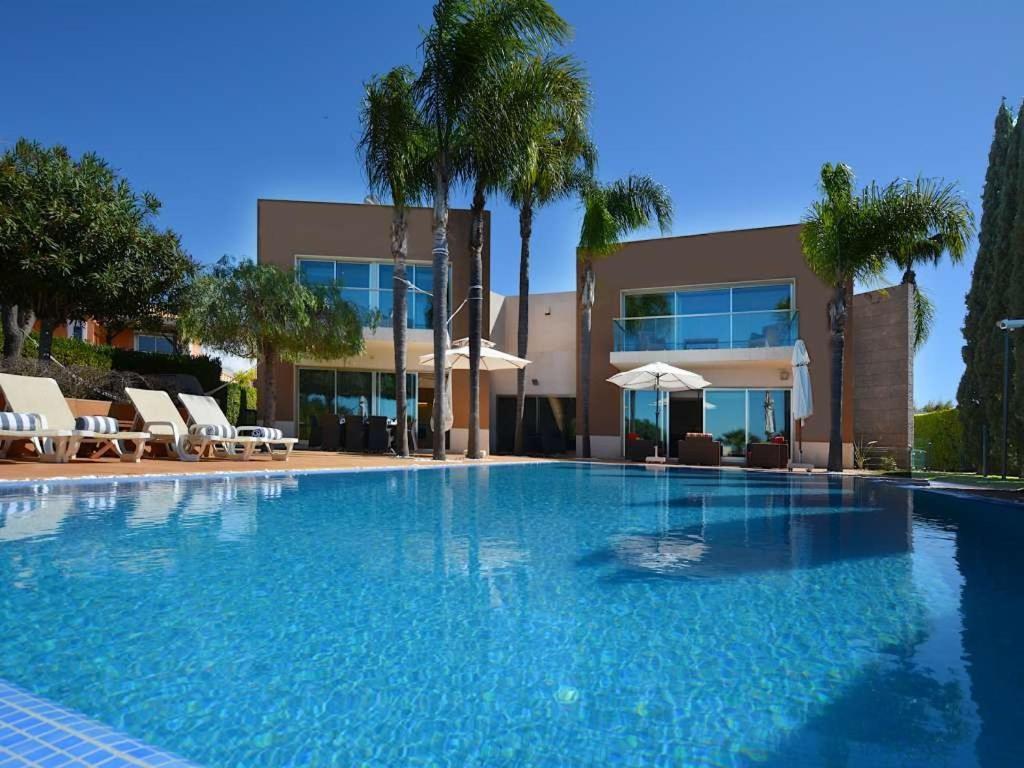 Special Vilamoura Villa 6 Bedrooms Villa Lagoon Private Pool With Great Golf Course Views Algarve * Quarteira