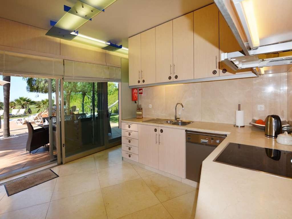 Special Vilamoura Villa 6 Bedrooms Villa Lagoon Private Pool With Great Golf Course Views Algarve Quarteira
