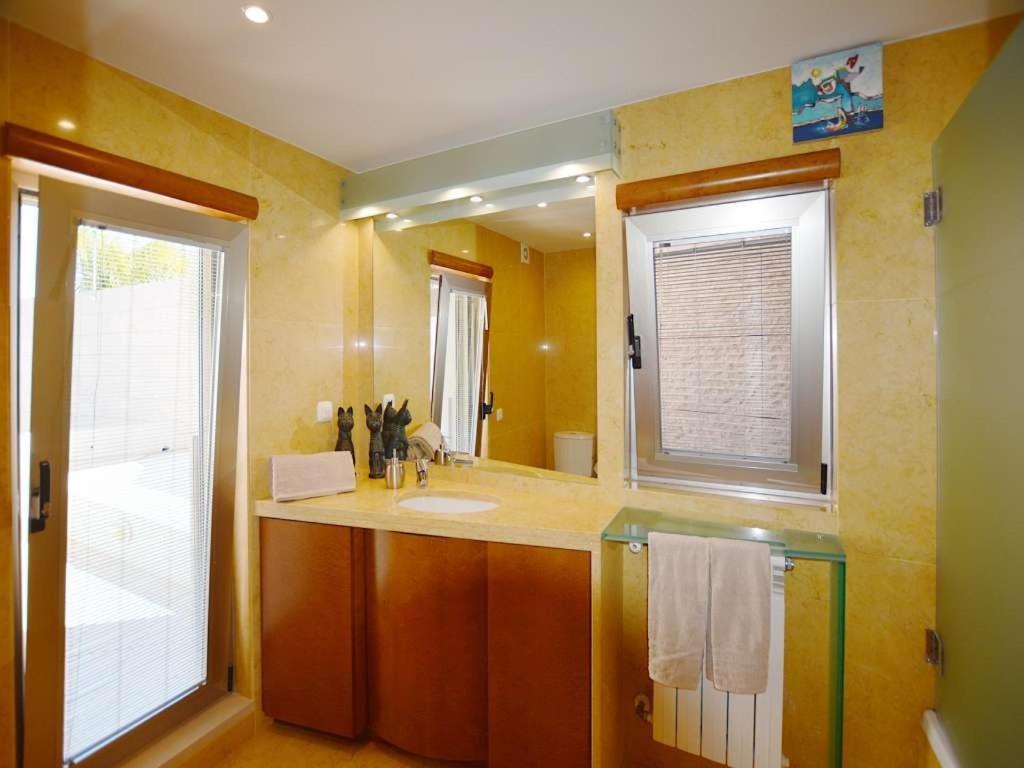 Special Vilamoura Villa 6 Bedrooms Villa Lagoon Private Pool With Great Golf Course Views Algarve *