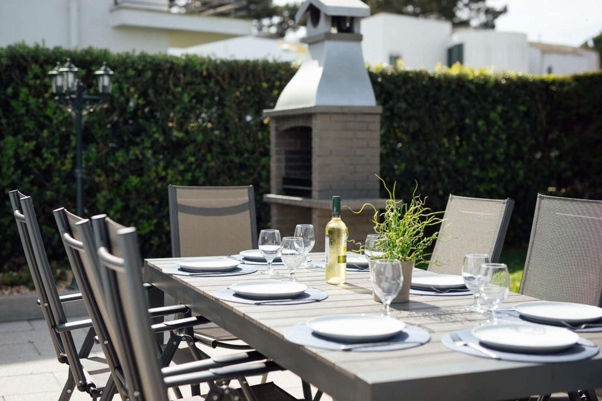 Serena -your Exclusive Private Swimming Pool Villa *