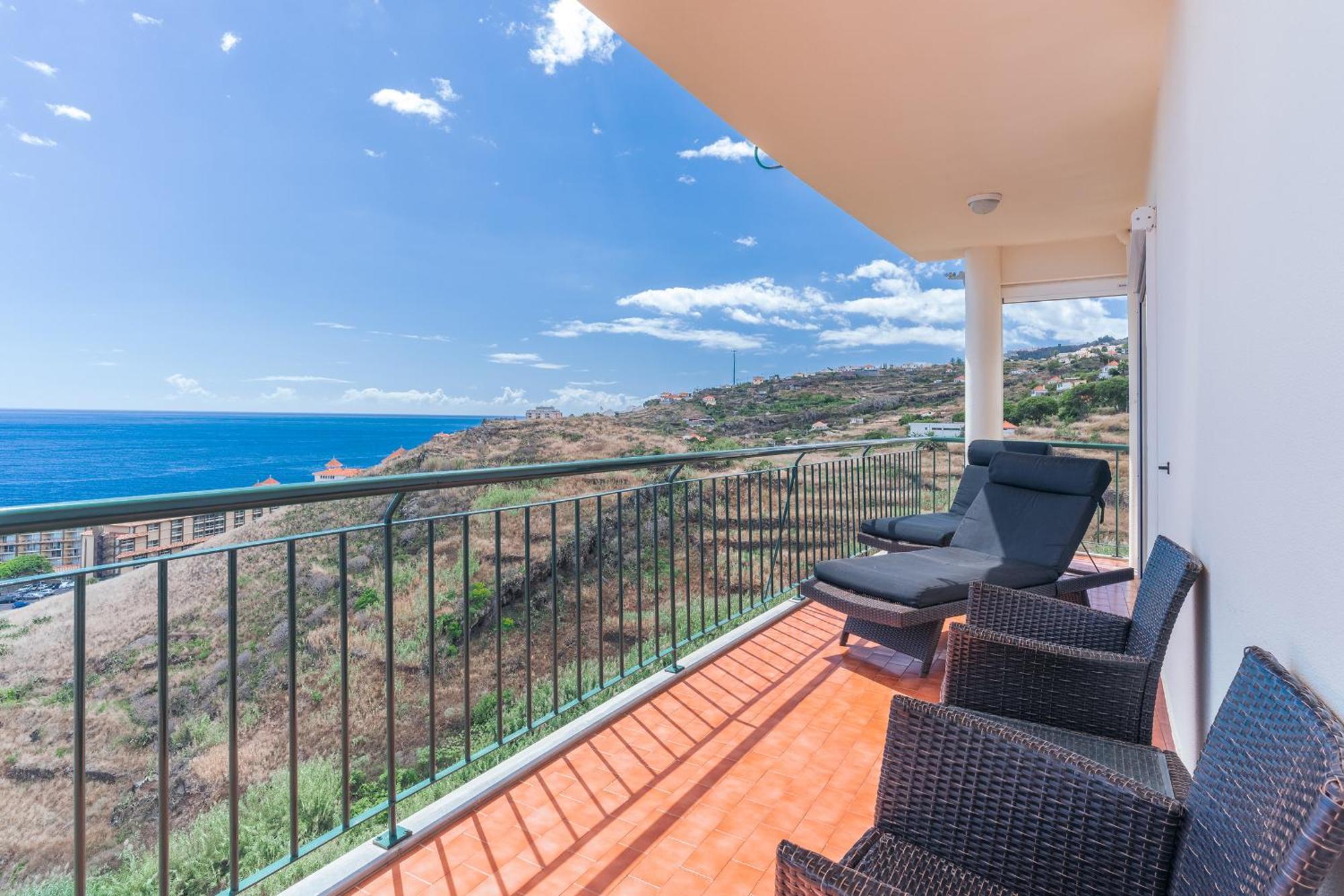 Apartment Sunspot Reis Magos With Sea View Canico (Madeira)