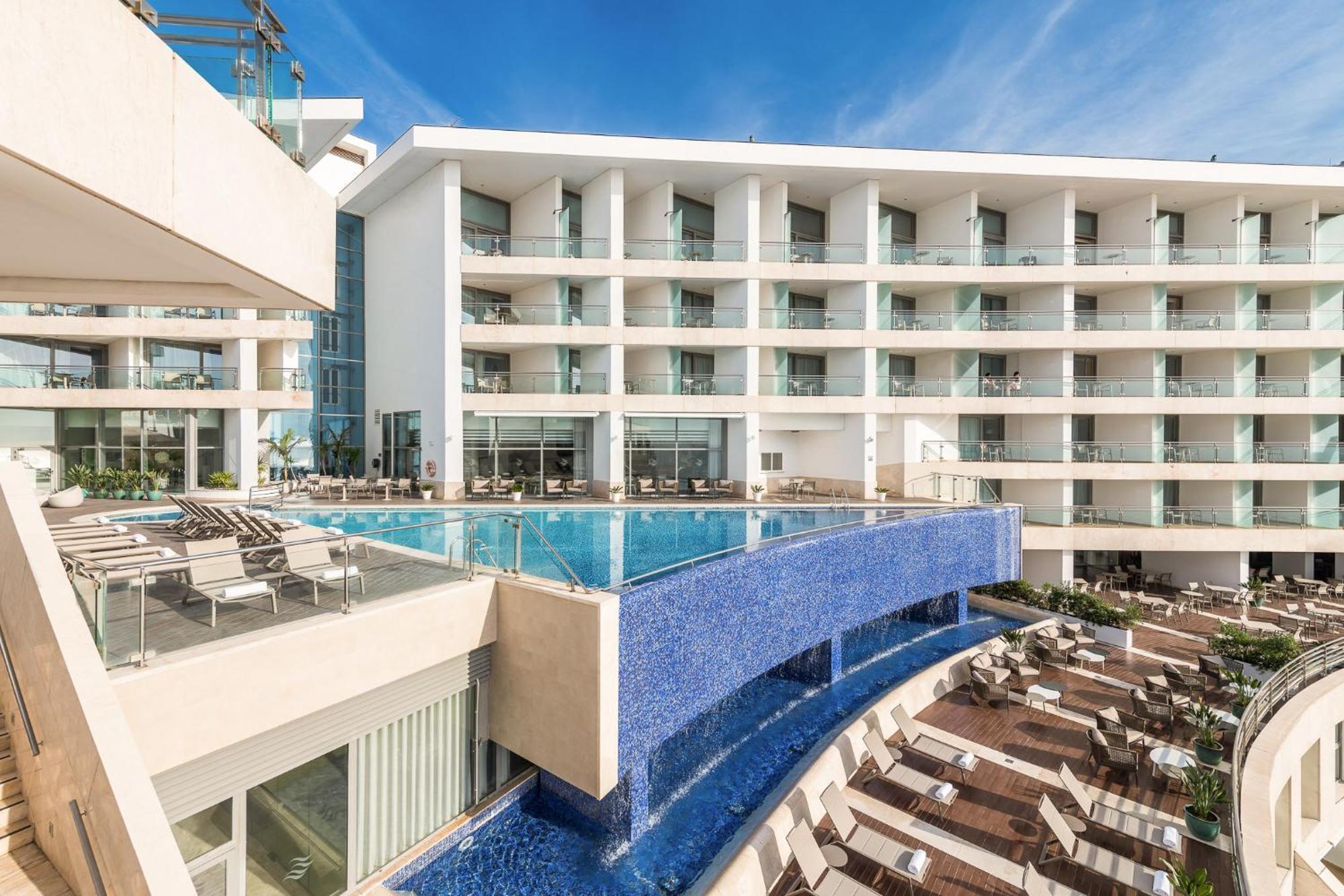 Oceanfront - Preferred And Hotel