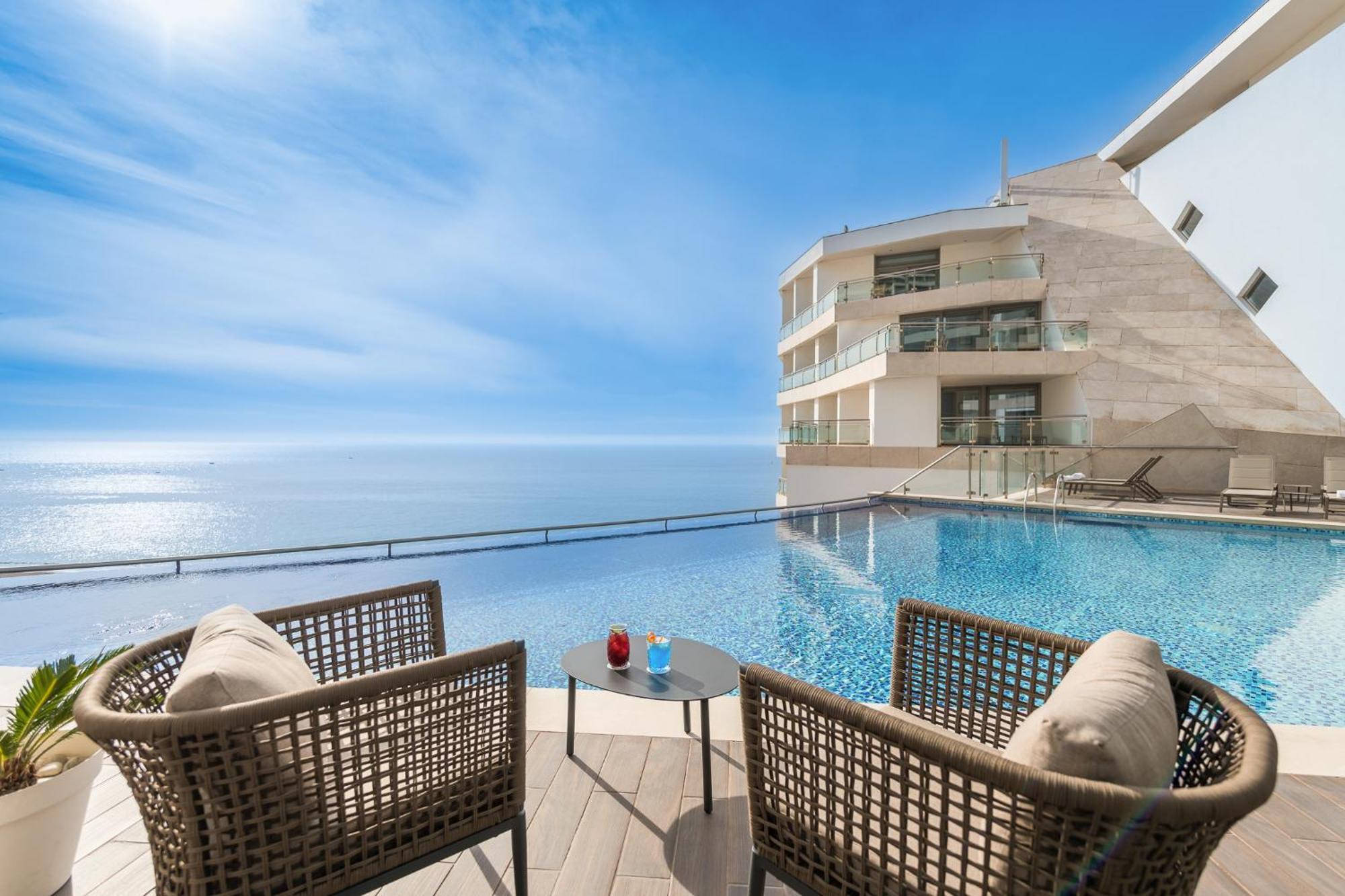Hotel Oceanfront - Preferred And 5*