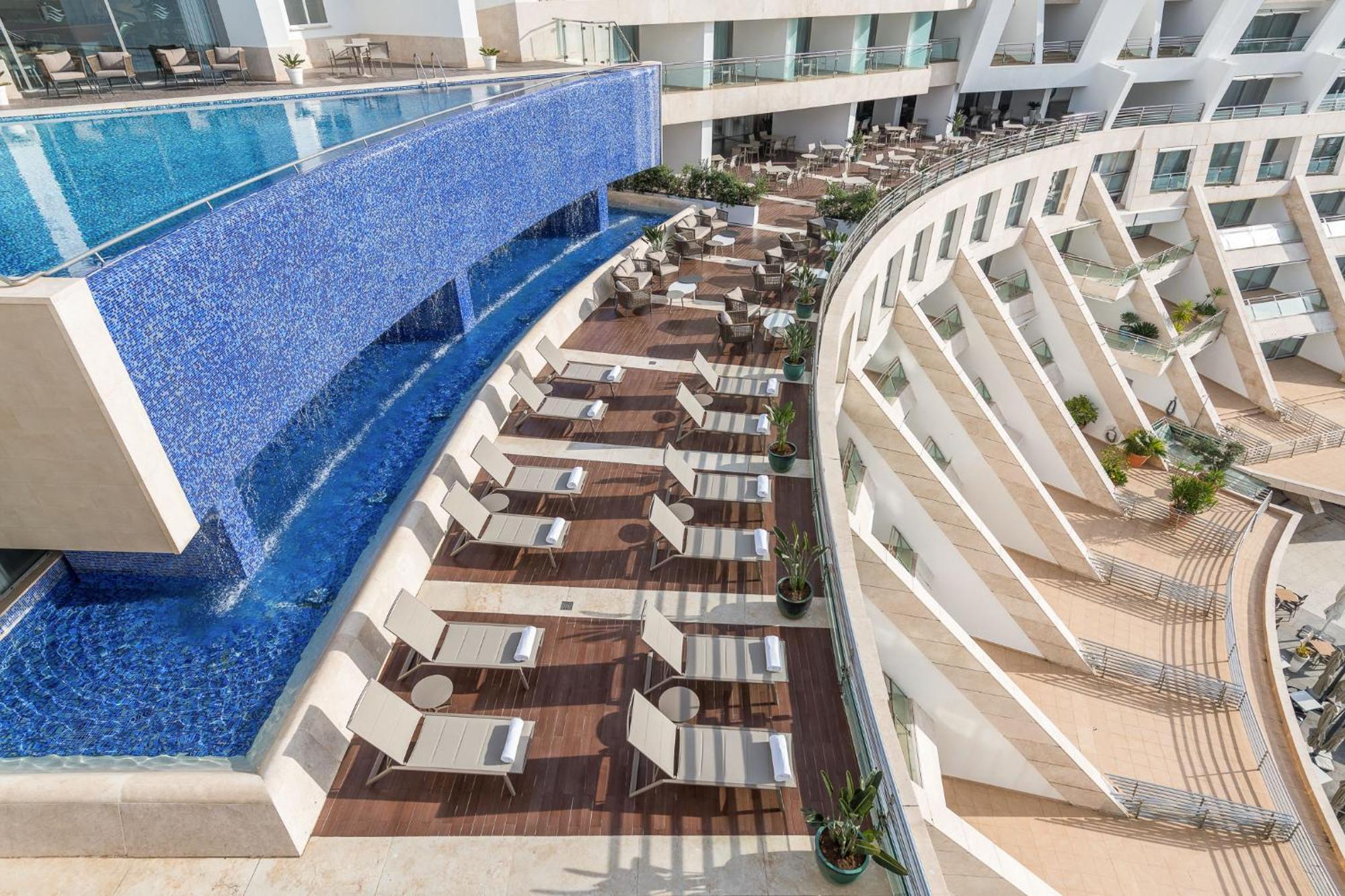 Oceanfront - Preferred And 5*