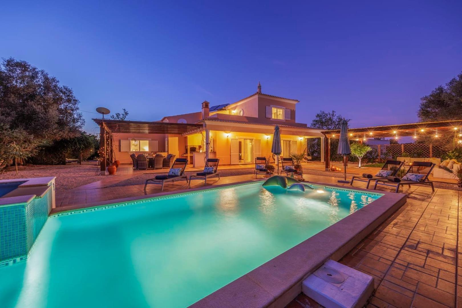 Stunning Countryside W Private Garden & Pool Villa *