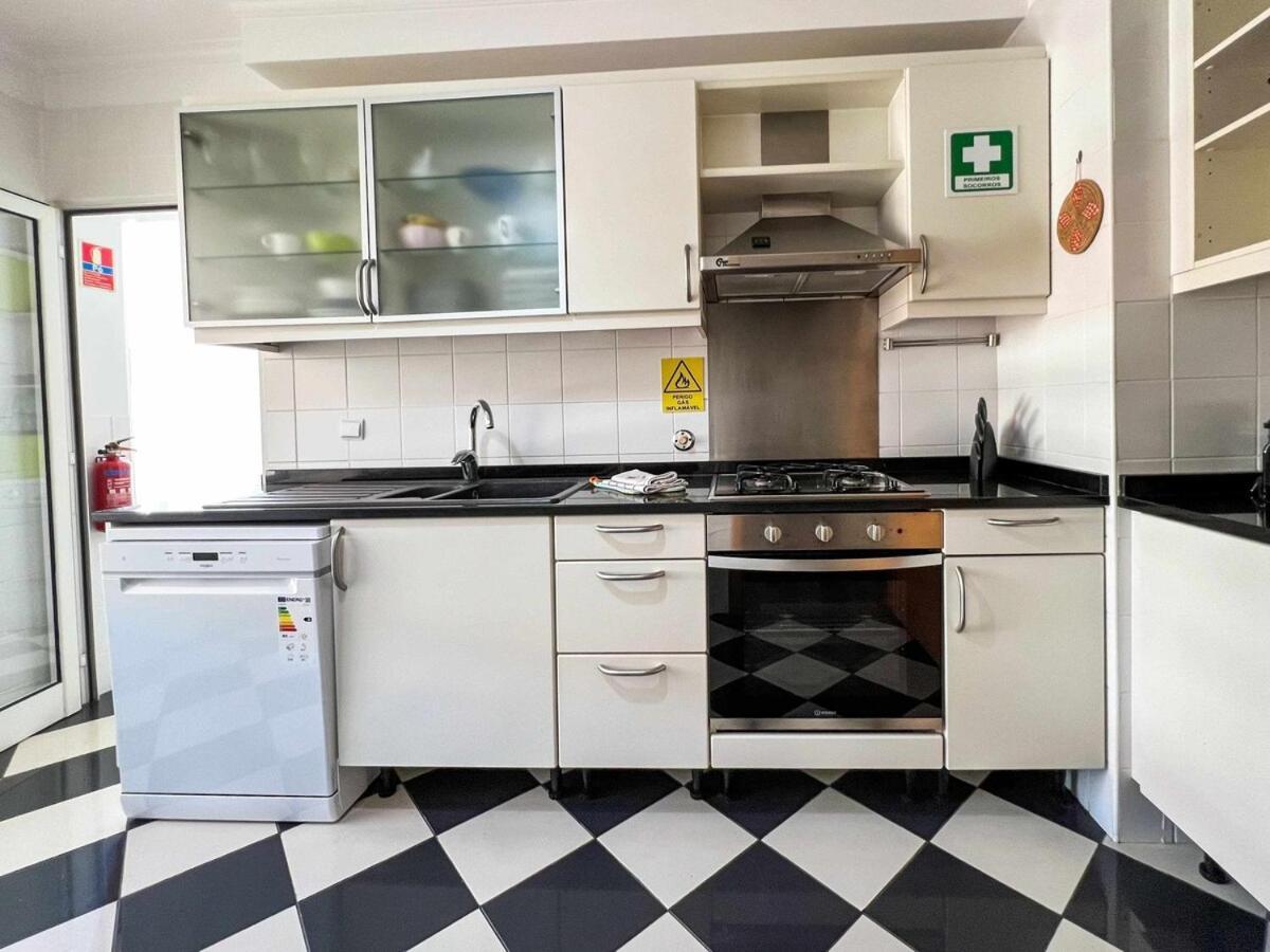 Apartment Terrace - Amazing Views Of Town Garajau