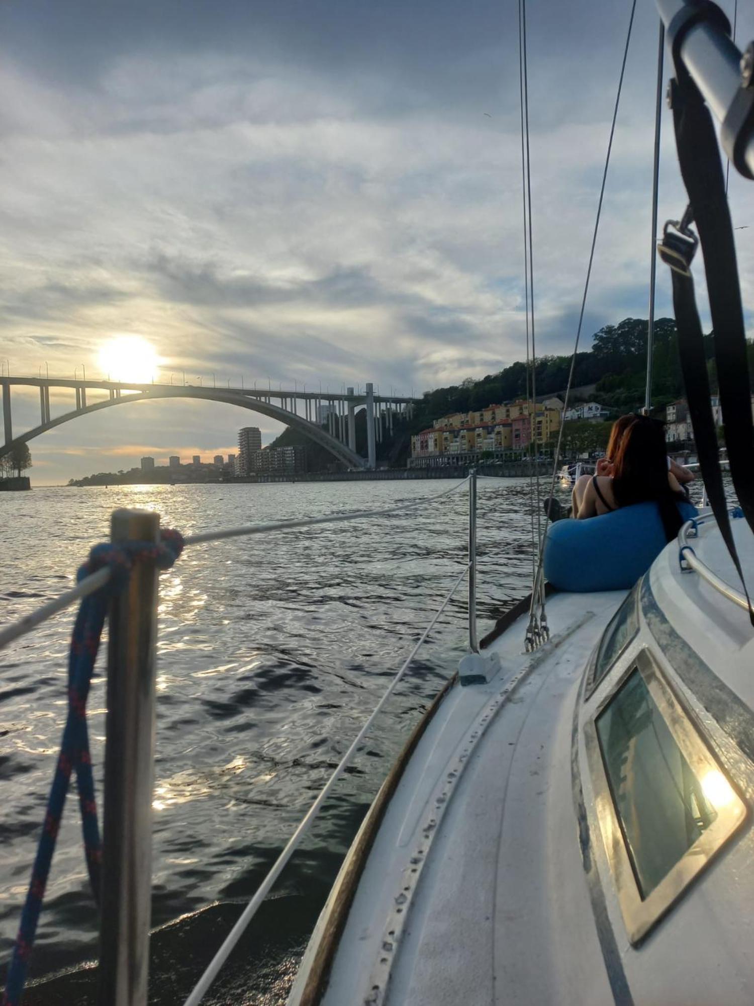 Botel Navegar No Douro - Navegacao E Turismo Unipessoal, Lda