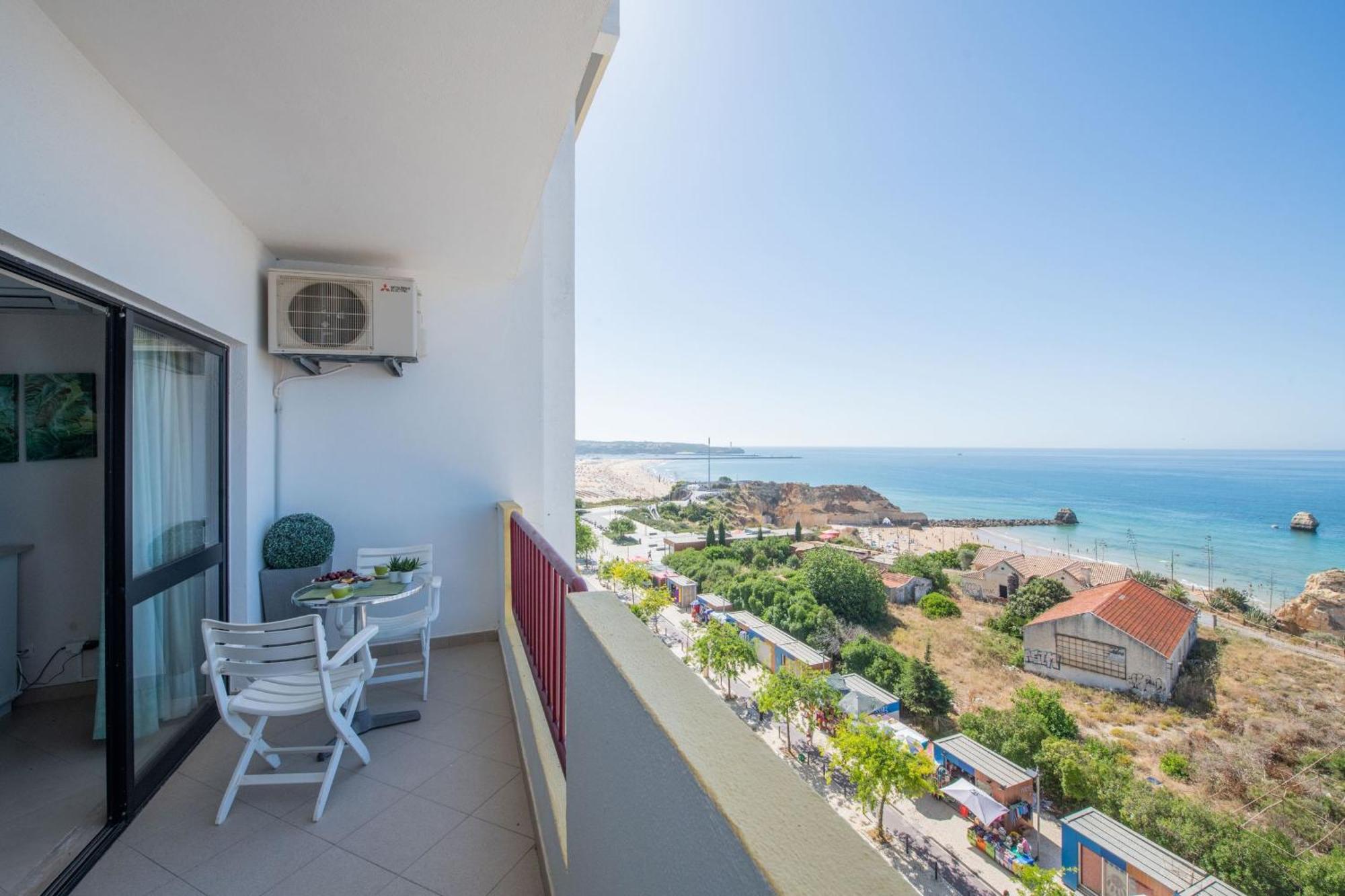 Apartment Beachfront 1 Bdr With Pool By Lovelystay