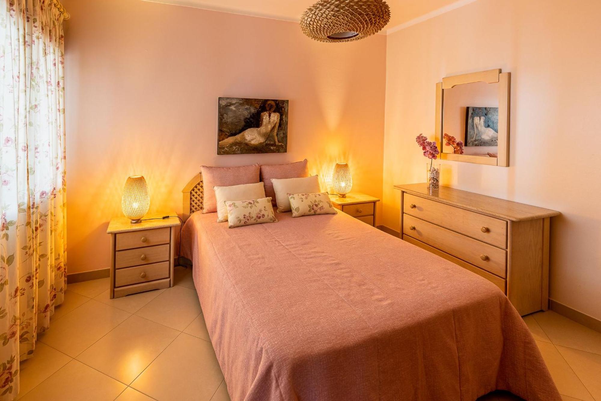 Apartment Beachfront 1 Bdr With Pool By Lovelystay