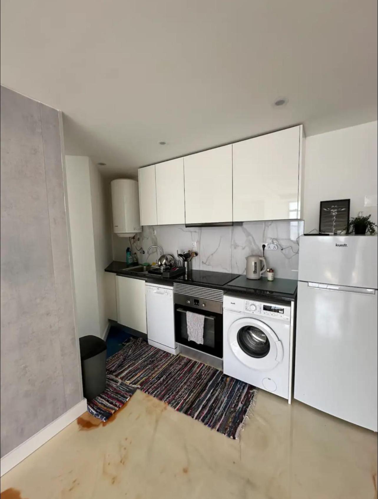 Sea View & 4 Minutes Walk To The Apartment *
