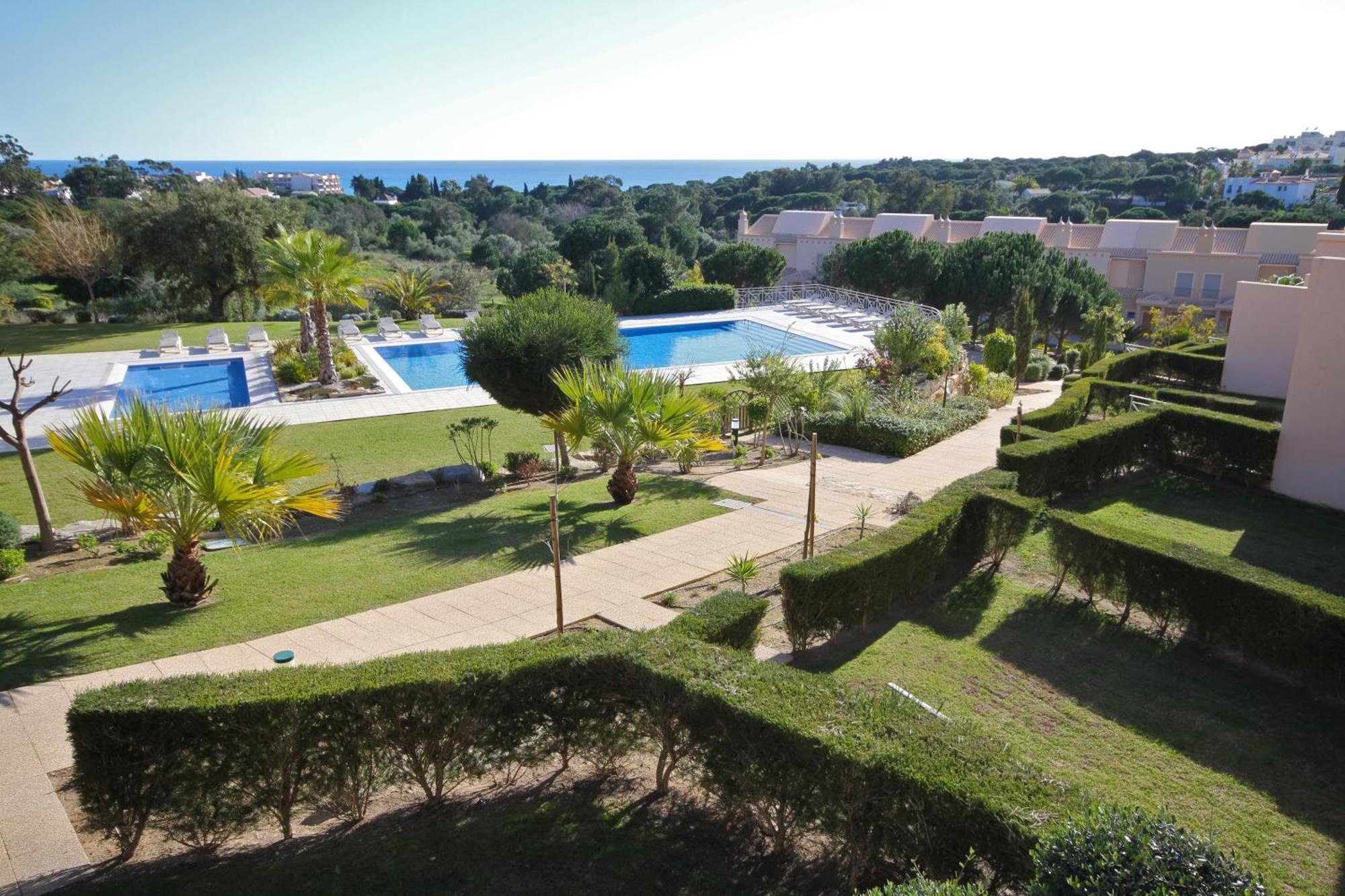 Resort Pinheiros Da Balaia 4*