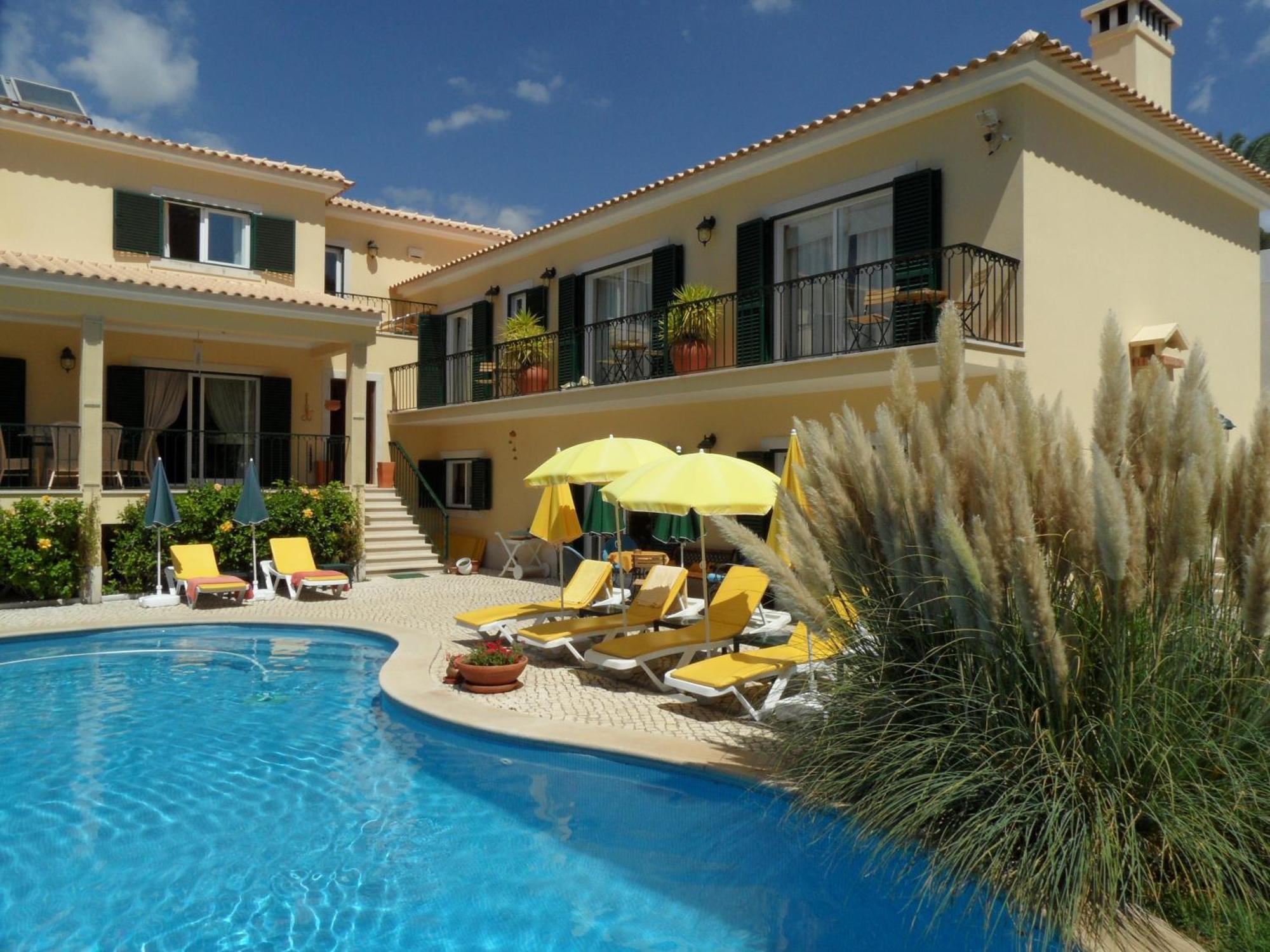 Bed & Breakfast De Sol Sesimbra