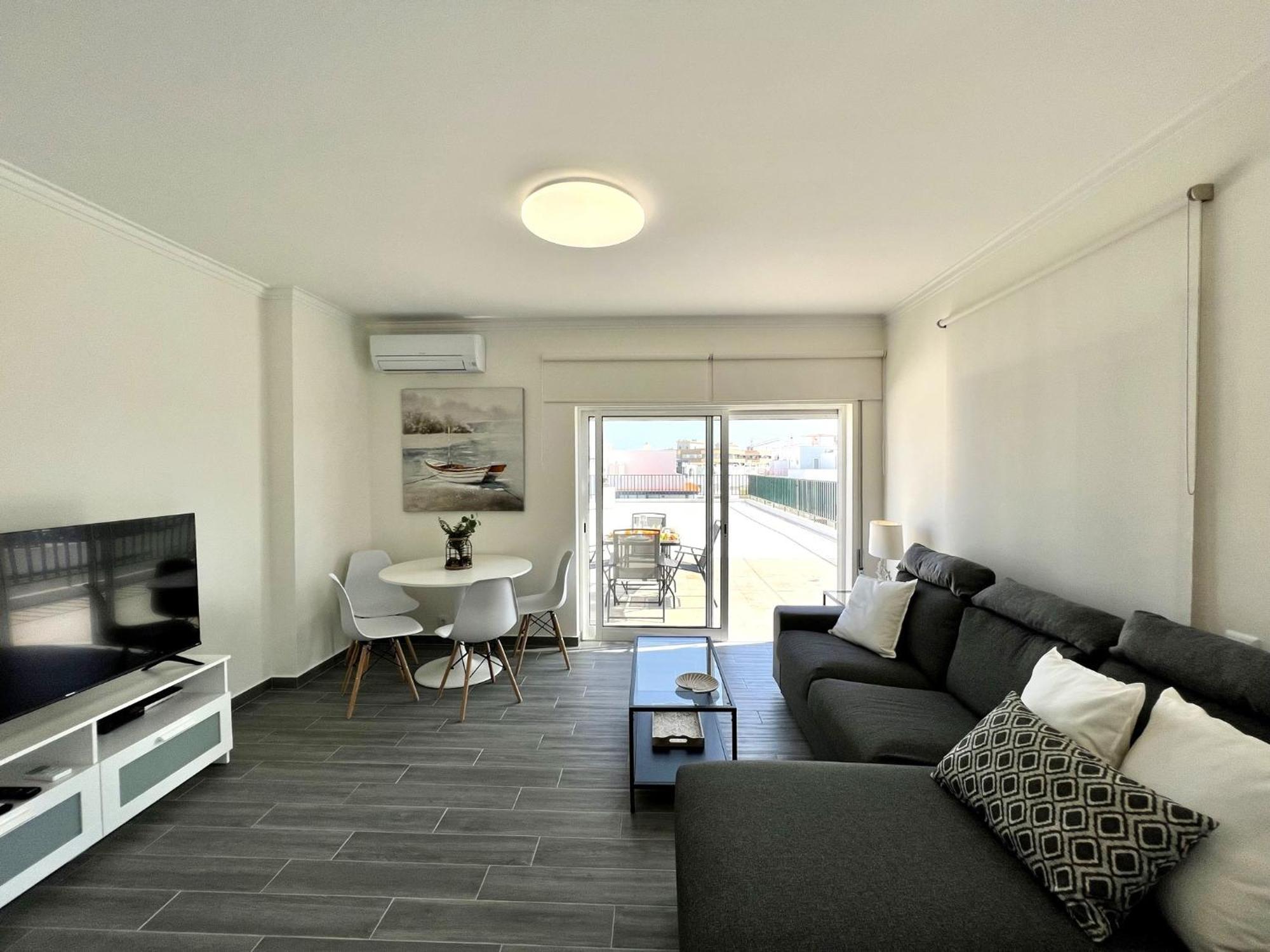 Ocean Breeze 1 With Pool By Homing Apartamento