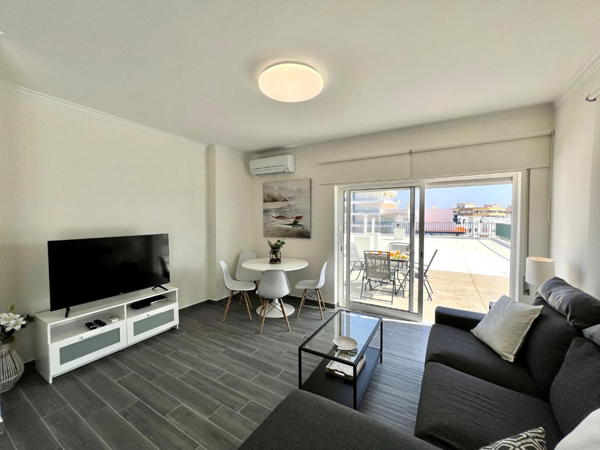 Ocean Breeze 1 With Pool By Homing Quarteira