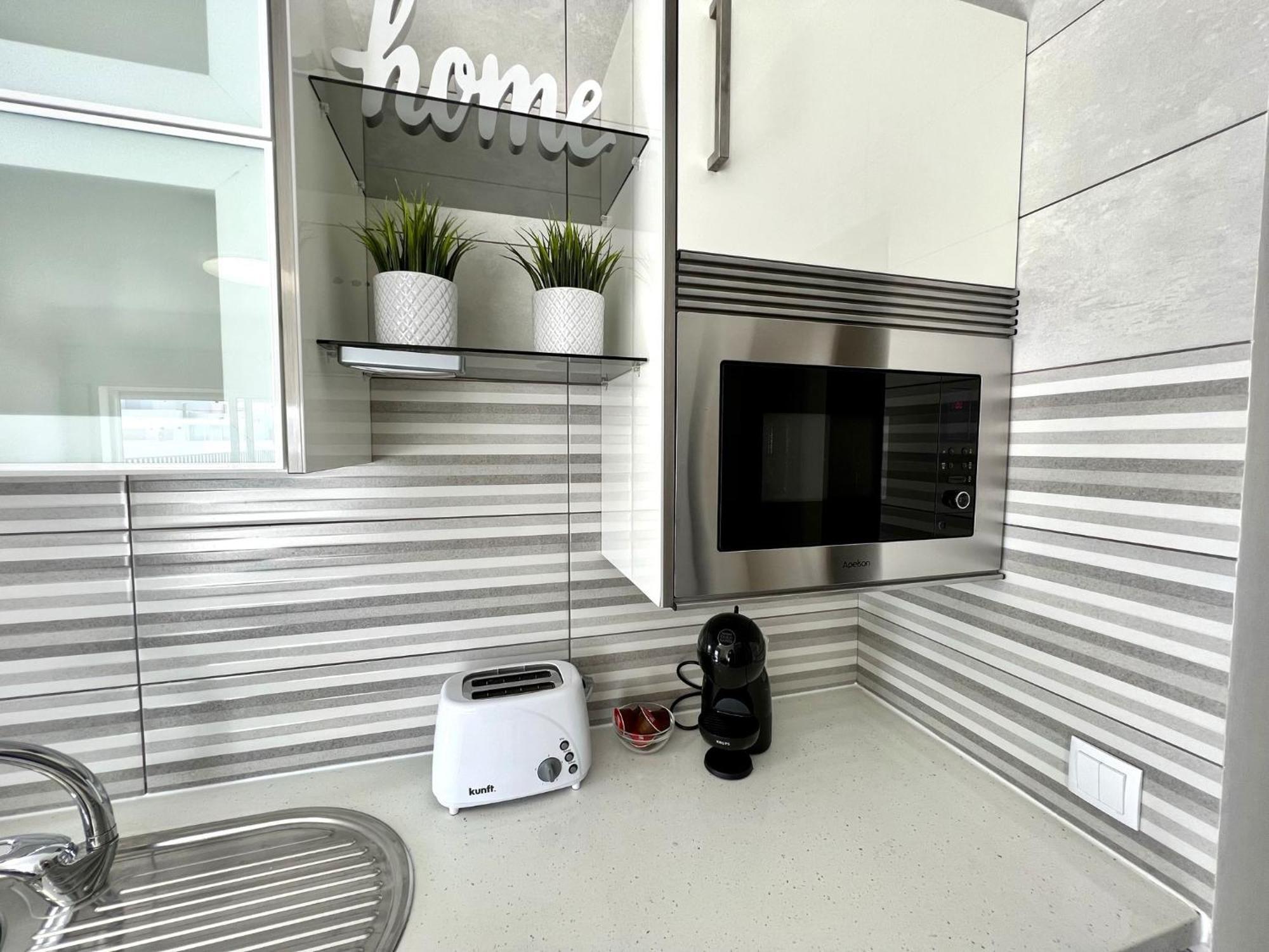 Apartamento Ocean Breeze 1 With Pool By Homing *