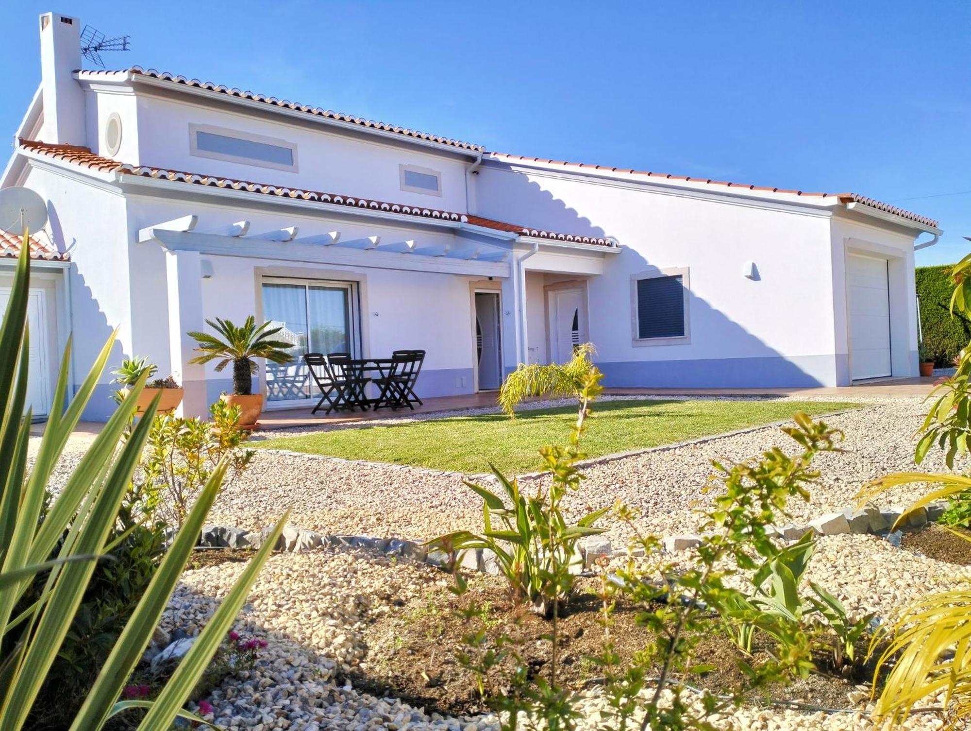 Andorinha With Private Pool In A Quiet Area Villa *