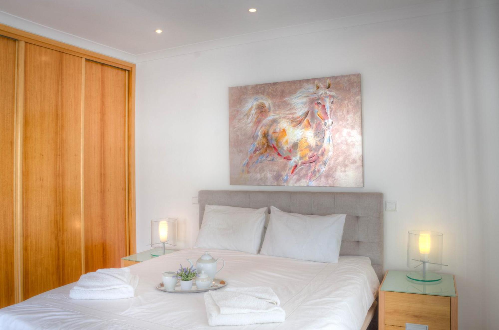 Montanha, Luxury Coastal Villa, With Swimming Pool, Loungers And Alfresco Dining, 10 Min Walk To The Beautiful Da Beach, Shops, Bars And Restaurants! Villa Luz