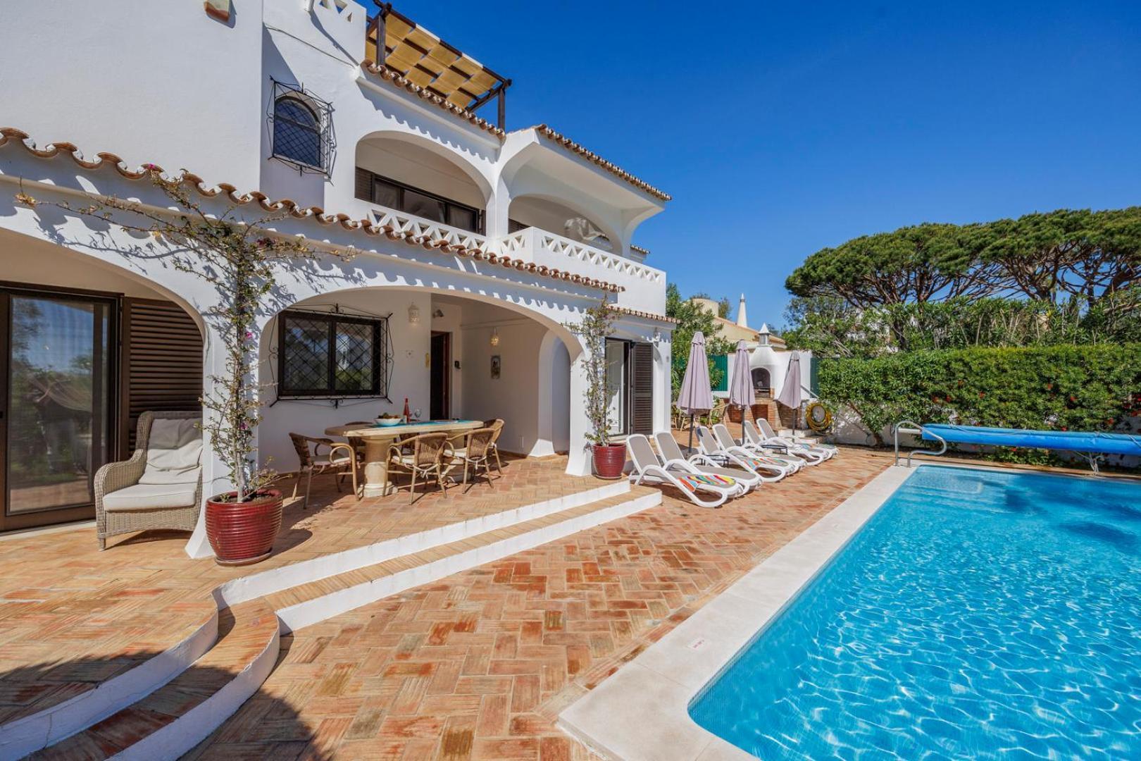 Villa Luxury Villa, Very Close To + Restaurants, Wi Fi, Heatable Pool. *