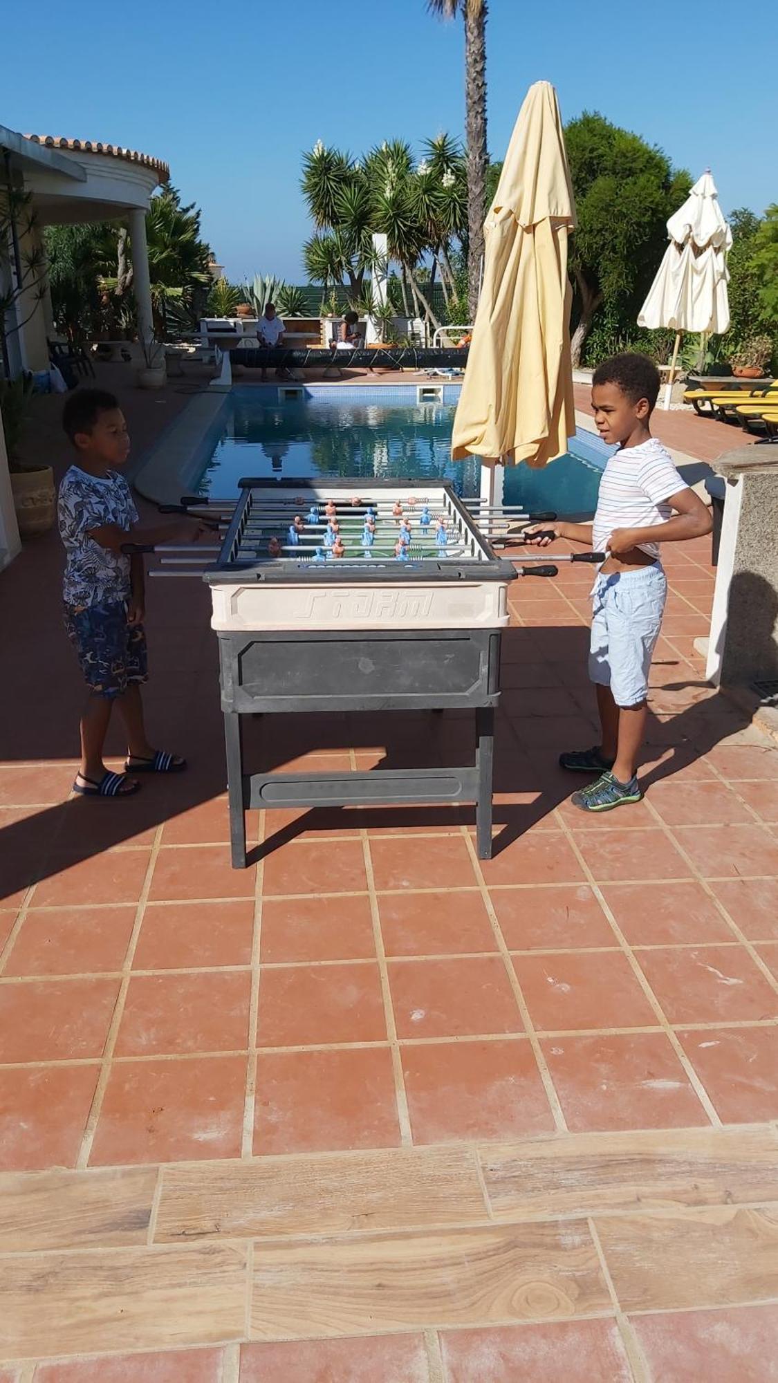 Villa Oceanfront - 8 Rooms, 2 Kitchens With Pool, Billiard Table And Beach-volleyball Court *