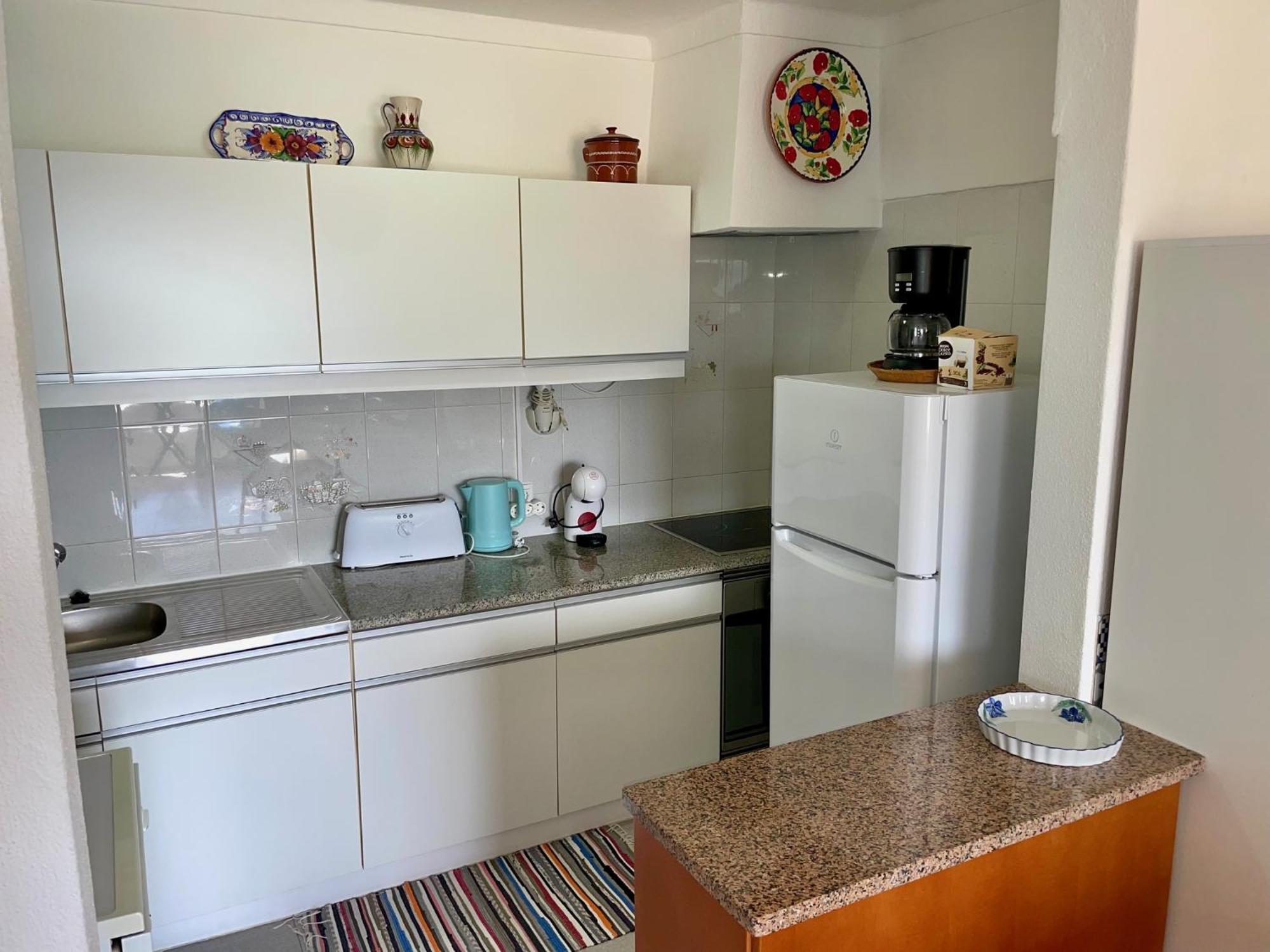 Apartment In Opposite Of Colina Sol 1108