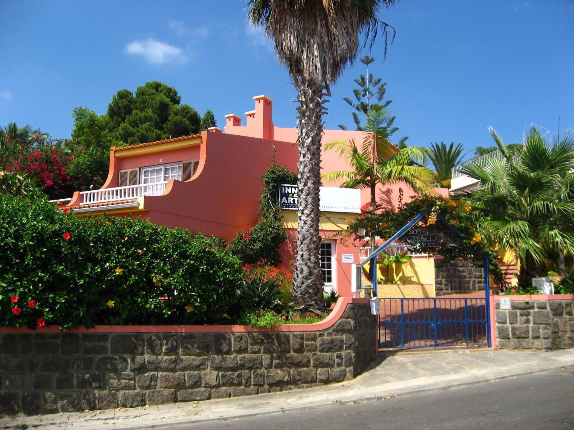 Falesia Gardens Holiday home *