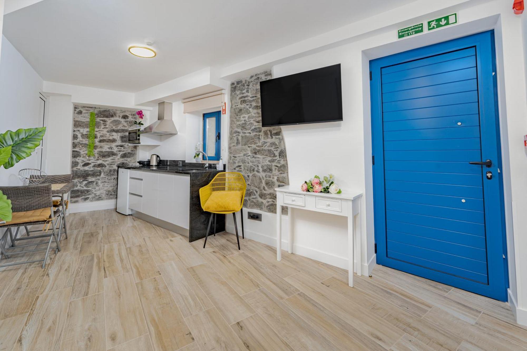 Chale Henrique - Beachfront At Calheta Appartement