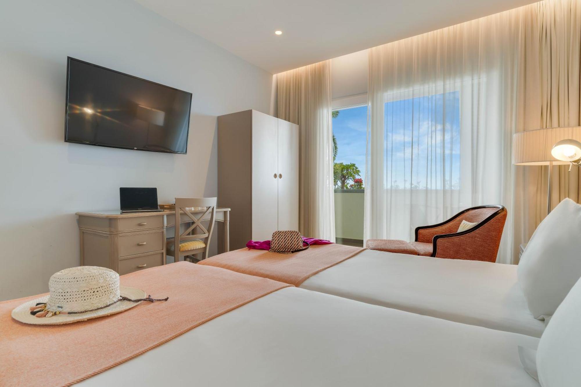 Pestana Promenade Ocean 4*