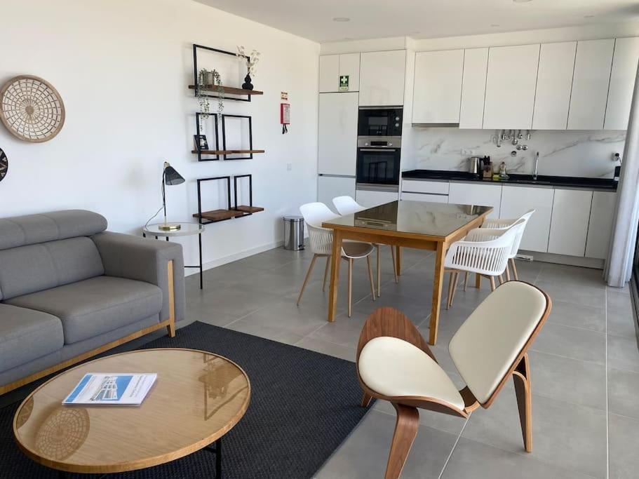 Concha Is A New * 5min Walk To The Apartment