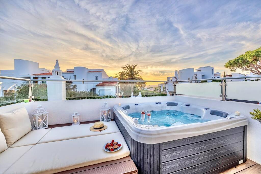 Stunning 2-bedroom Retreat In Vale Do Lobo Villa