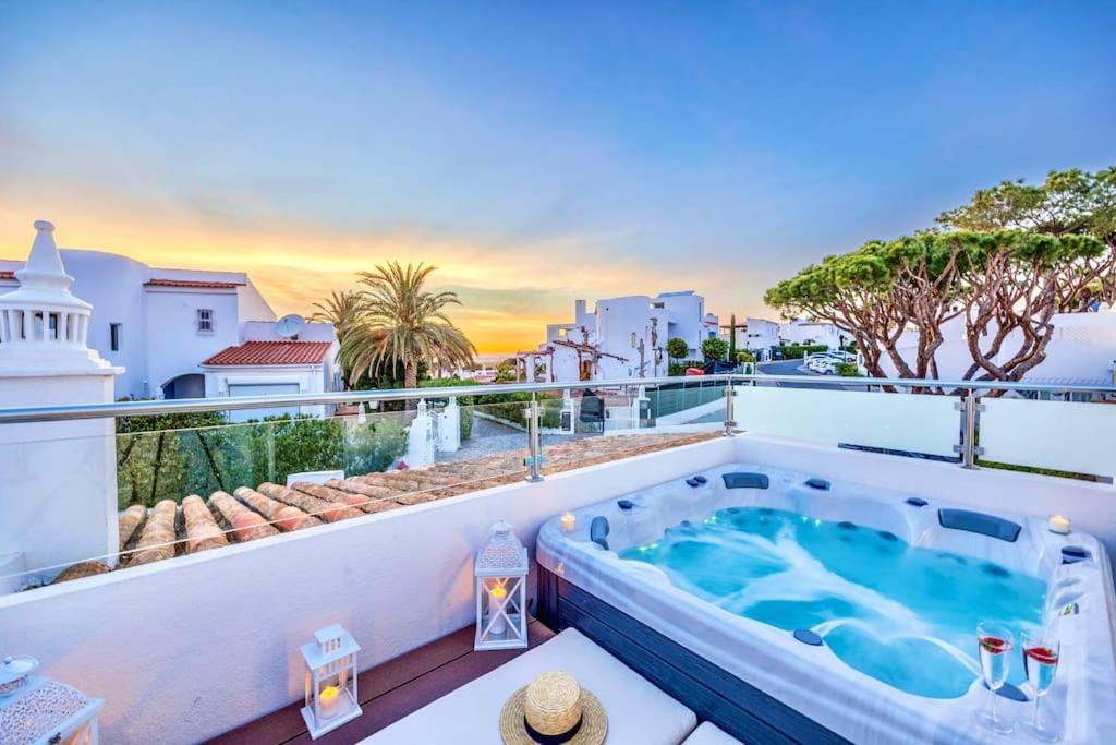 Stunning 2-bedroom Retreat In Vale Do Lobo Villa *