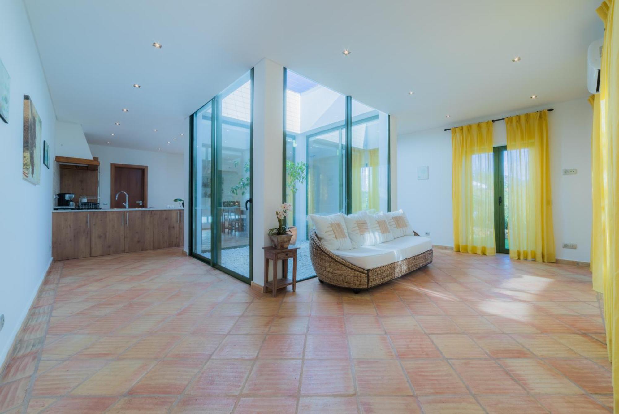 Villa Em By Garvetur