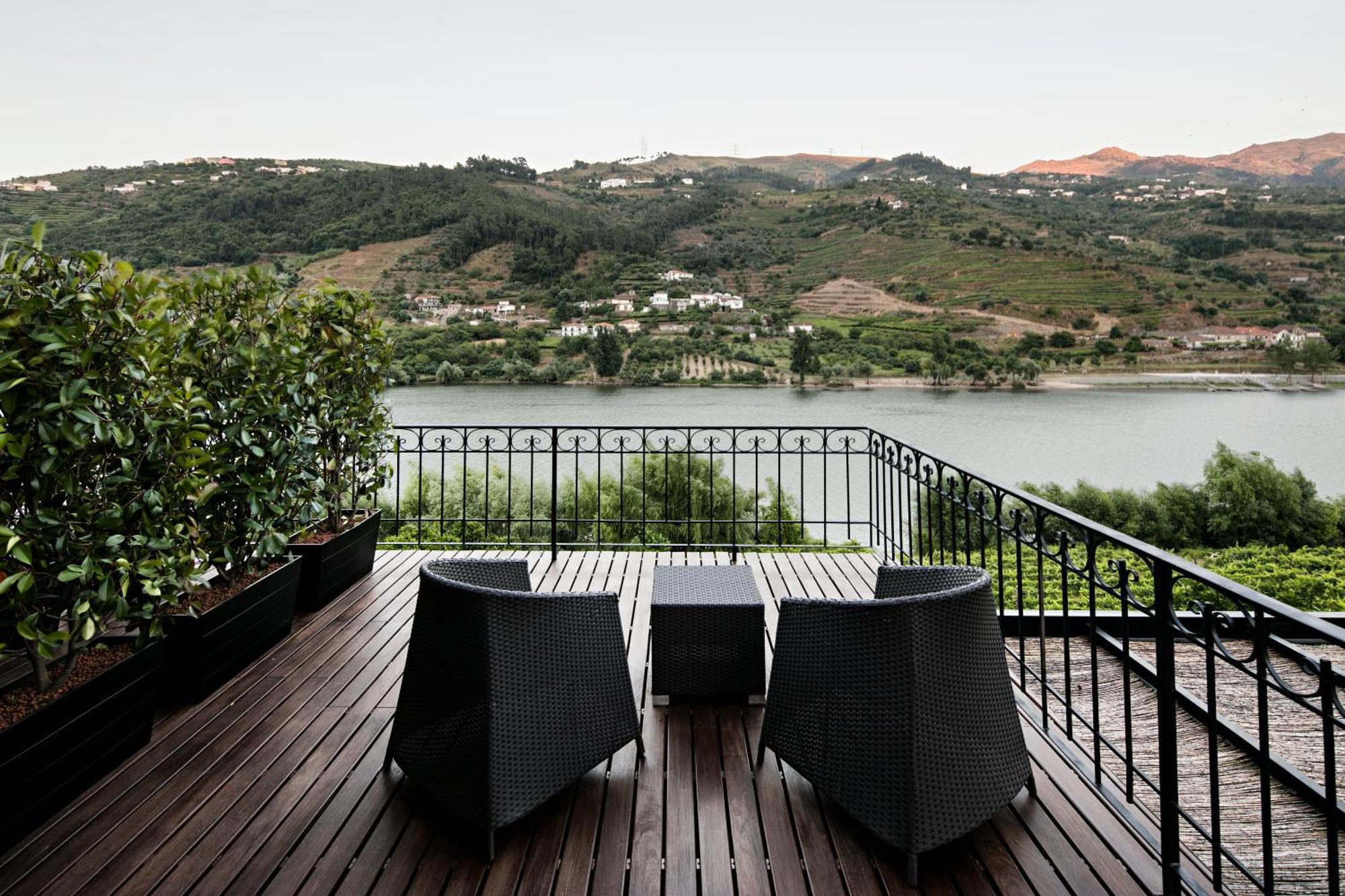 Quinta De S.bernardo - Winery & Farm stay Mesao Frio