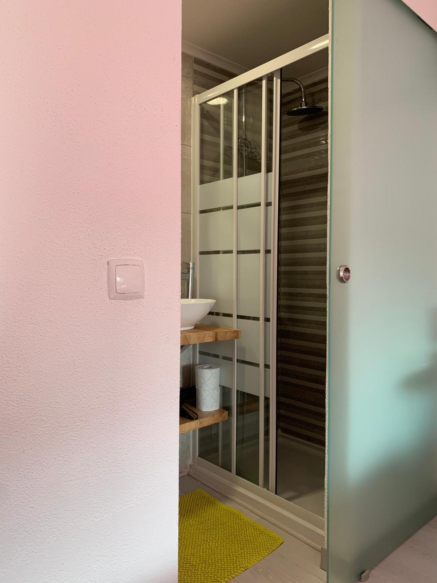 Manelisa Bed & Breakfast 2*