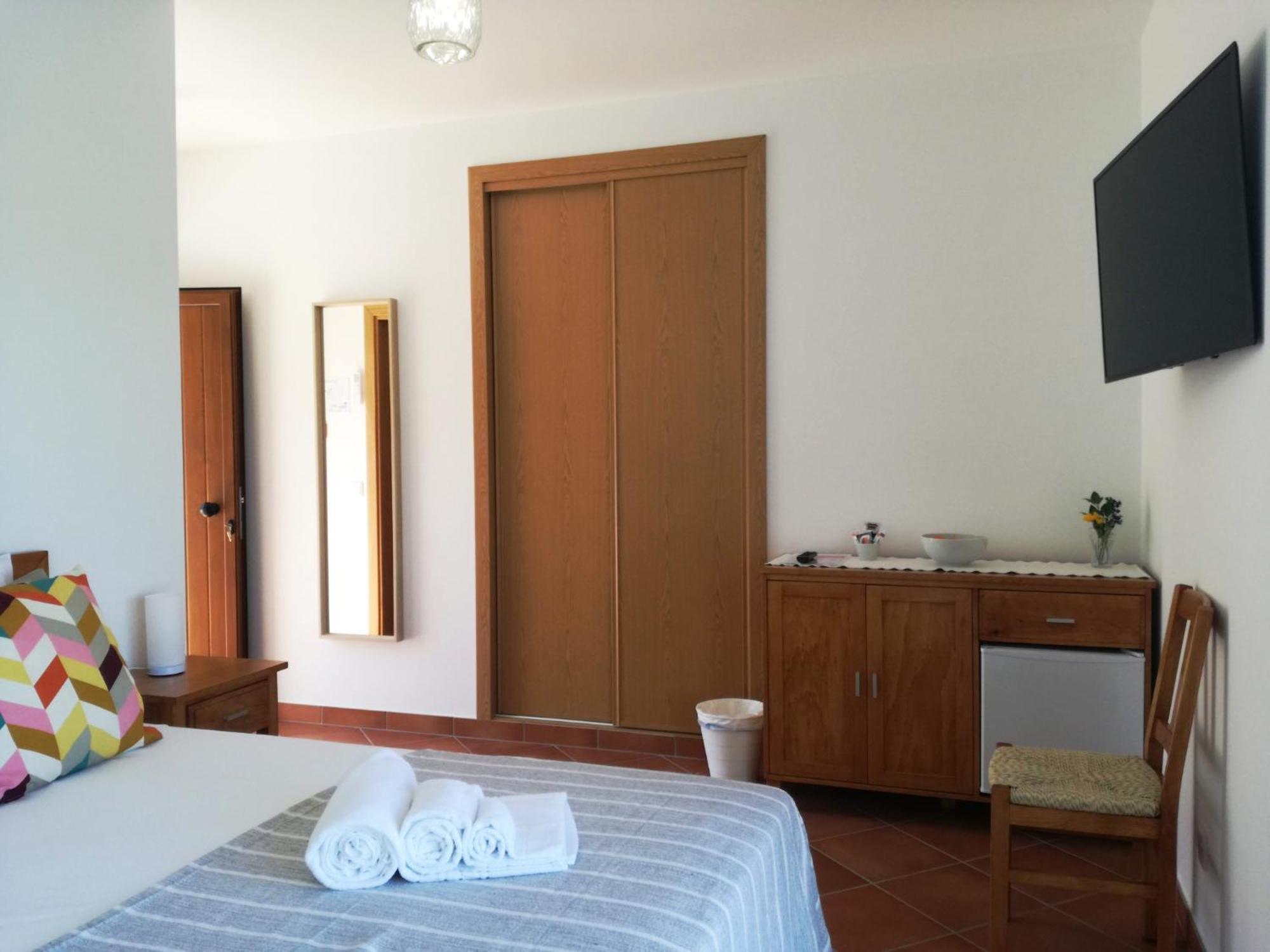 Monte Da Ribeira Farm stay *