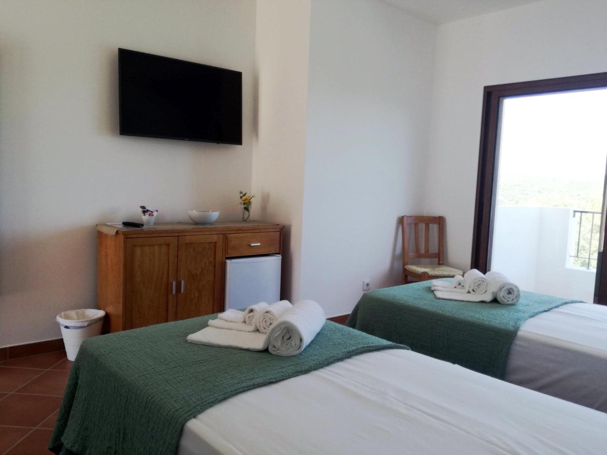 Monte Da Ribeira Farm stay *