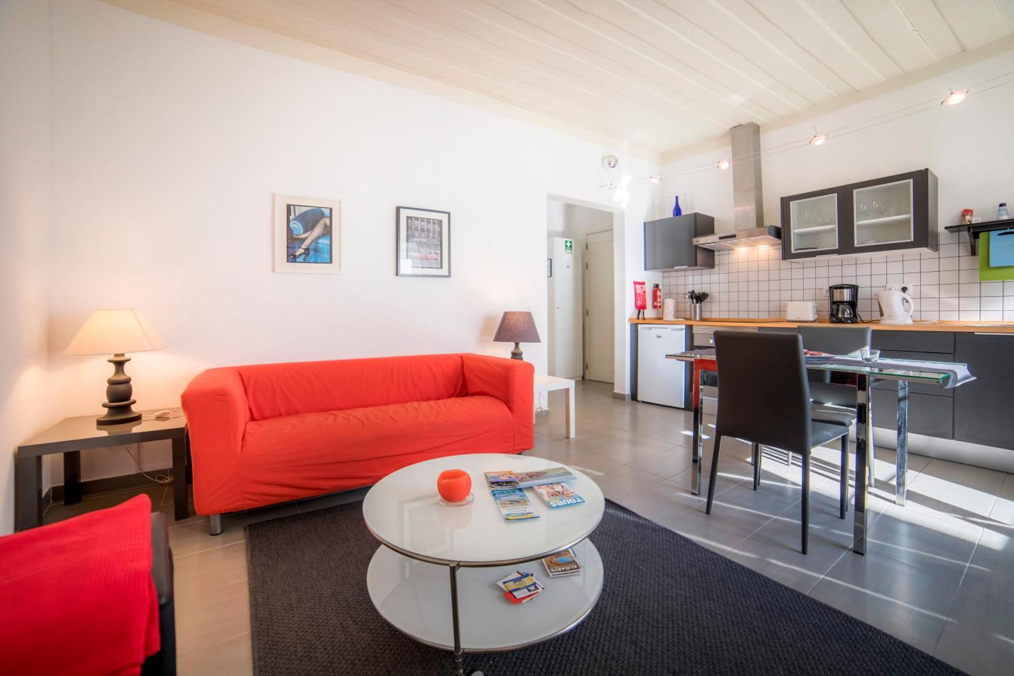 Marreiros Neto Apartment