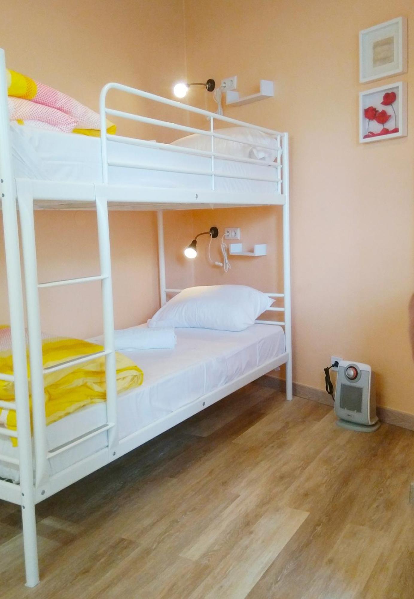 Sunlight House Hostel *
