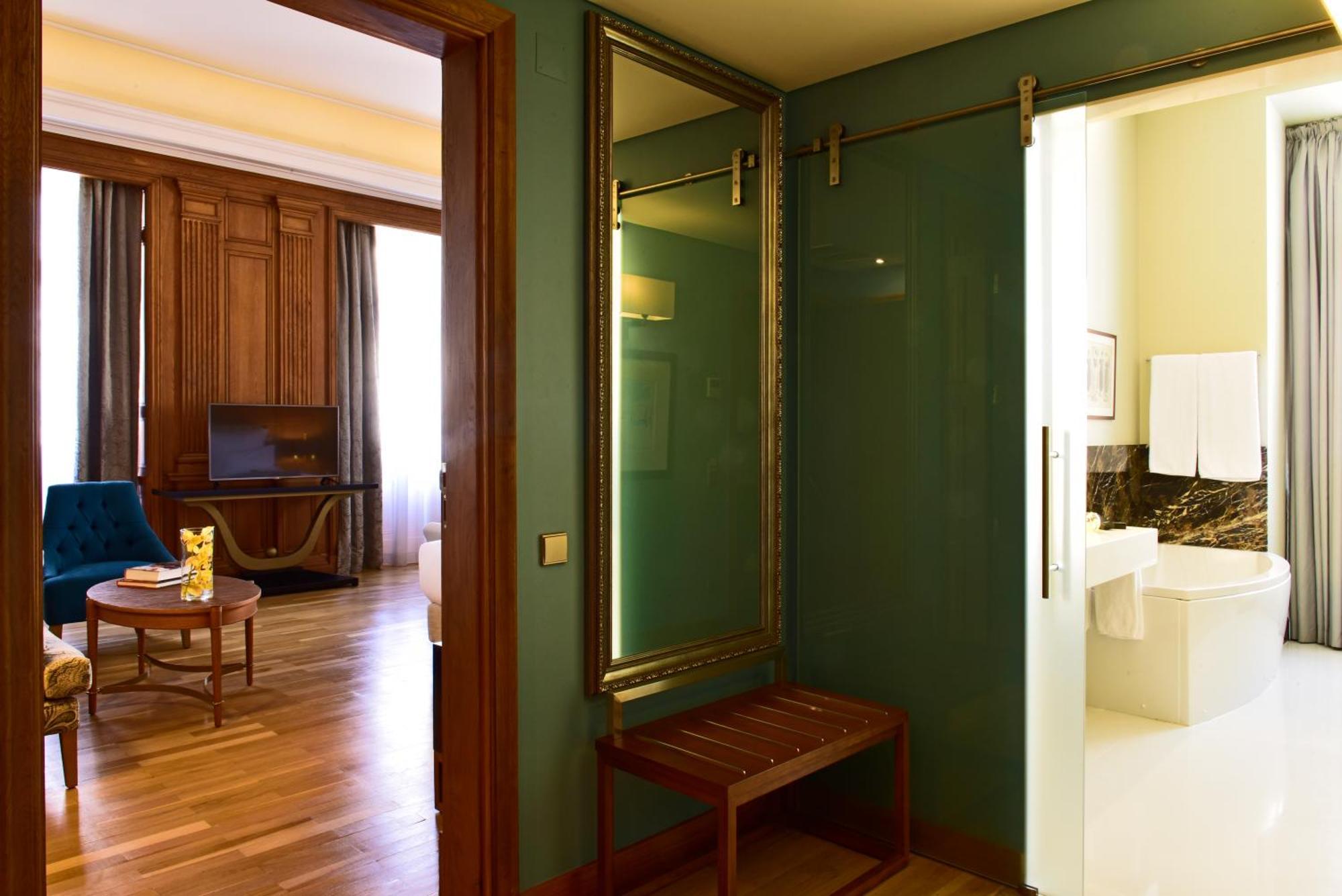 De - Small Luxury Of The World 5*