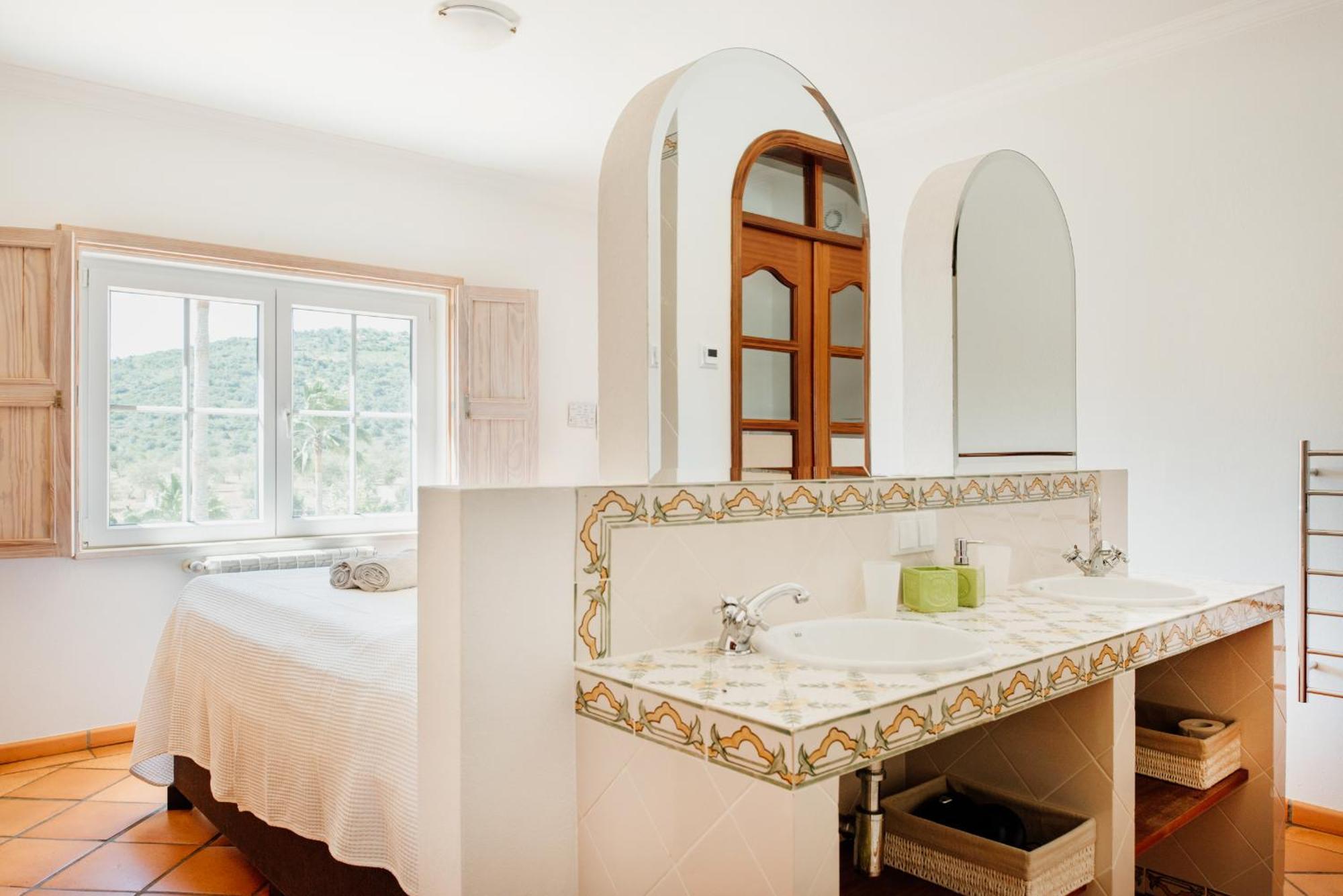 Bed & Breakfast Entrecolinas